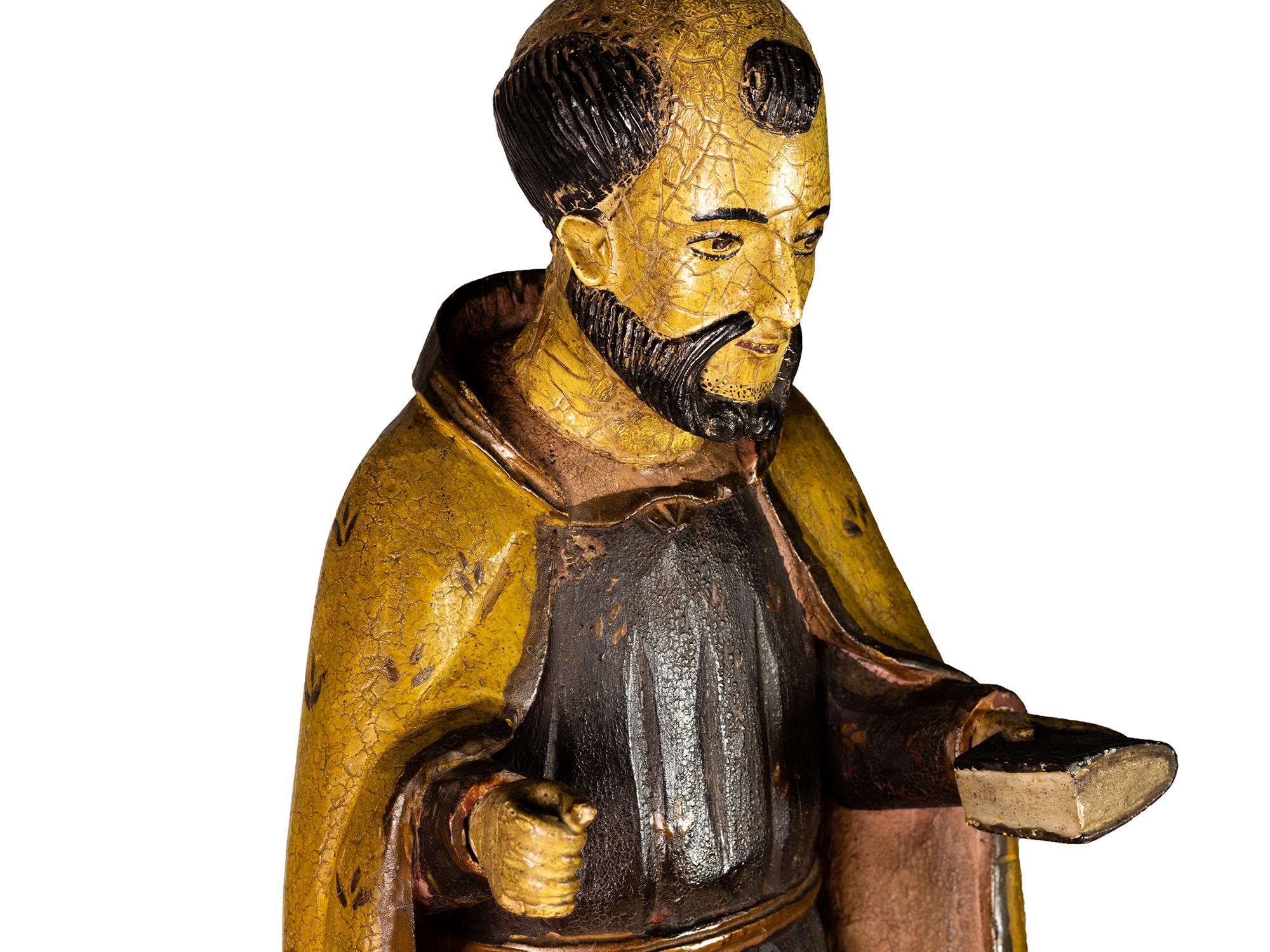 Portoghese Statua Majestic di San Benedetto, simbolo sacro di fede e guida, XX secolo in vendita