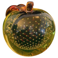 Majestic Salviati Murano Bullicante Sommerso Uranium Apple Glass Sculpture