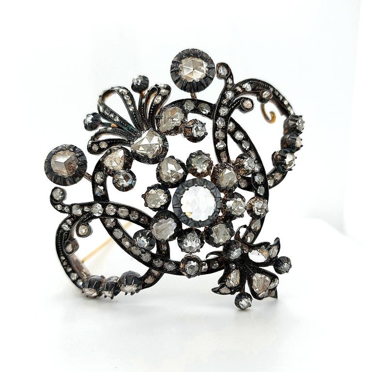Majestic Silver on Gold Antique Brooch with 11.6ct Rose Cut Diamonds In Good Condition For Sale In Antwerp, BE