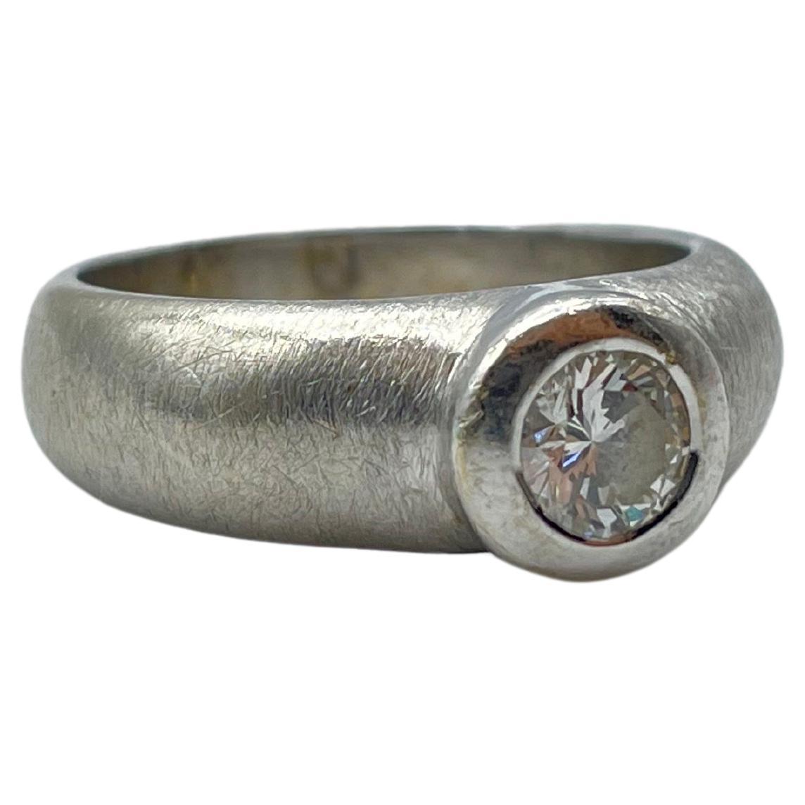 Majestuoso anillo solitario con diamante ca.0.60ct en oro blanco de 18k Corte brillante en venta