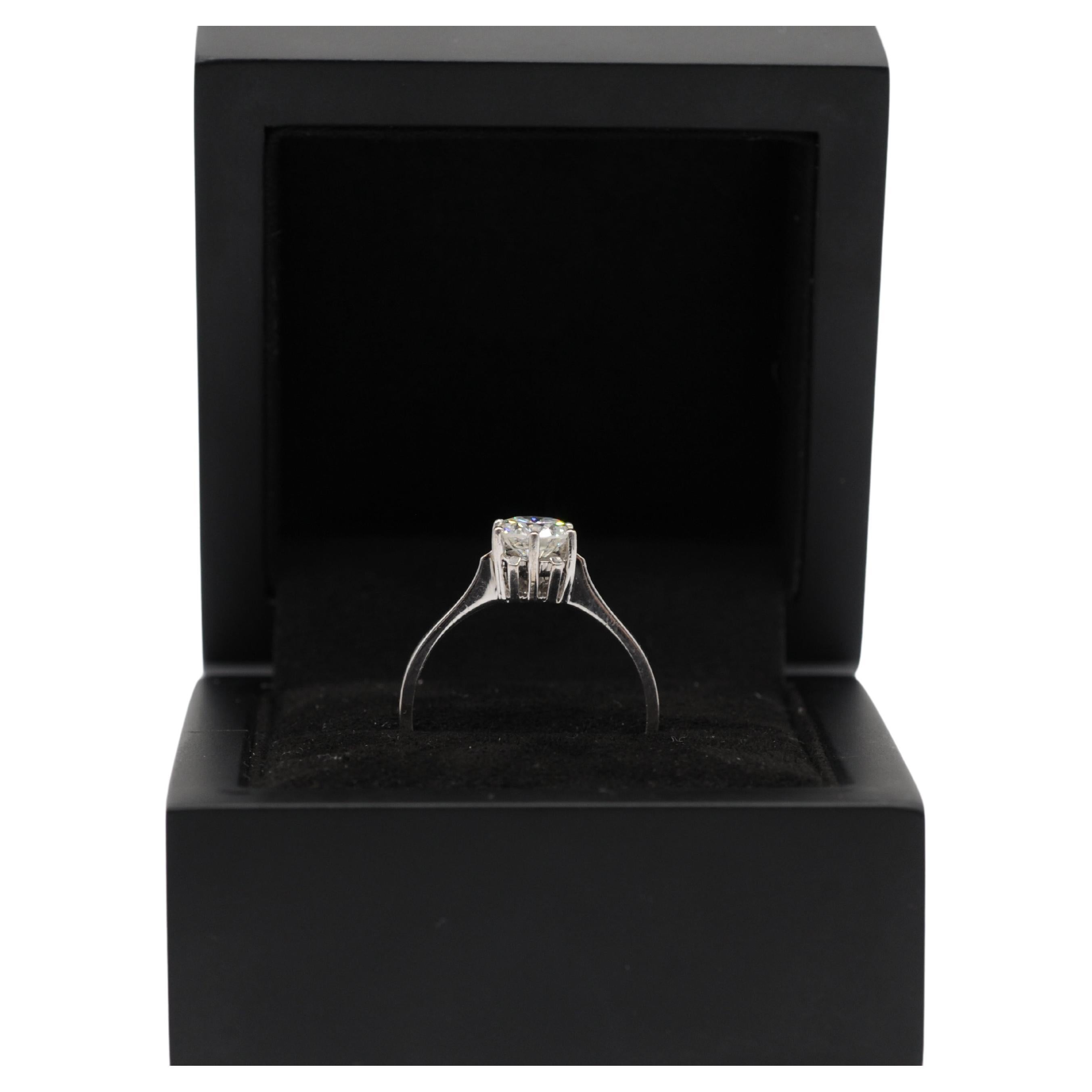 Majestätischer Solitär-Ring mit ca. 1,0 Karat Diamant VVS2 Farbe:G (Brillantschliff) im Angebot