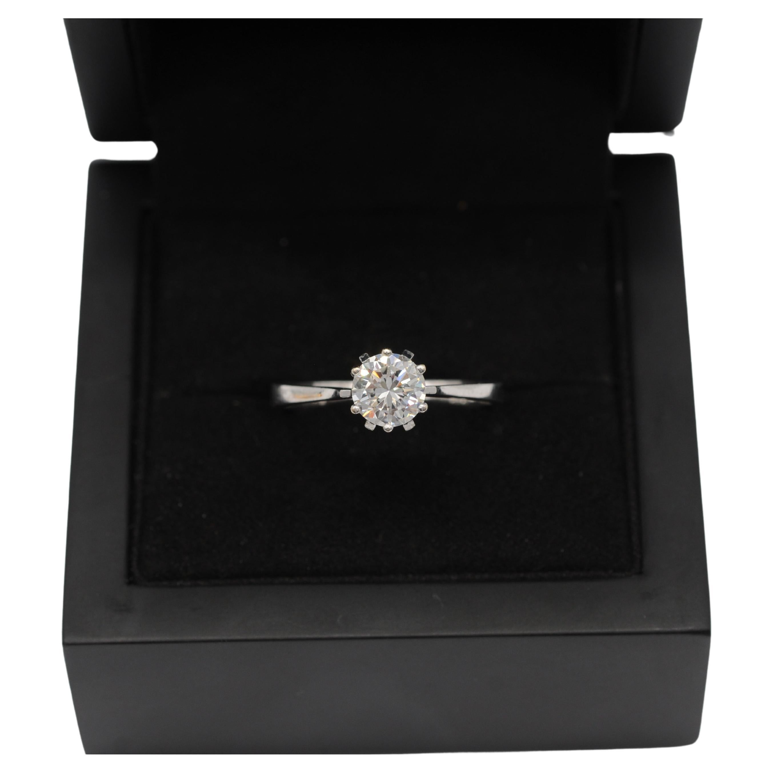 Majestic solitare Ring with ca: 1.0ct diamond VVS2 Color:G For Sale