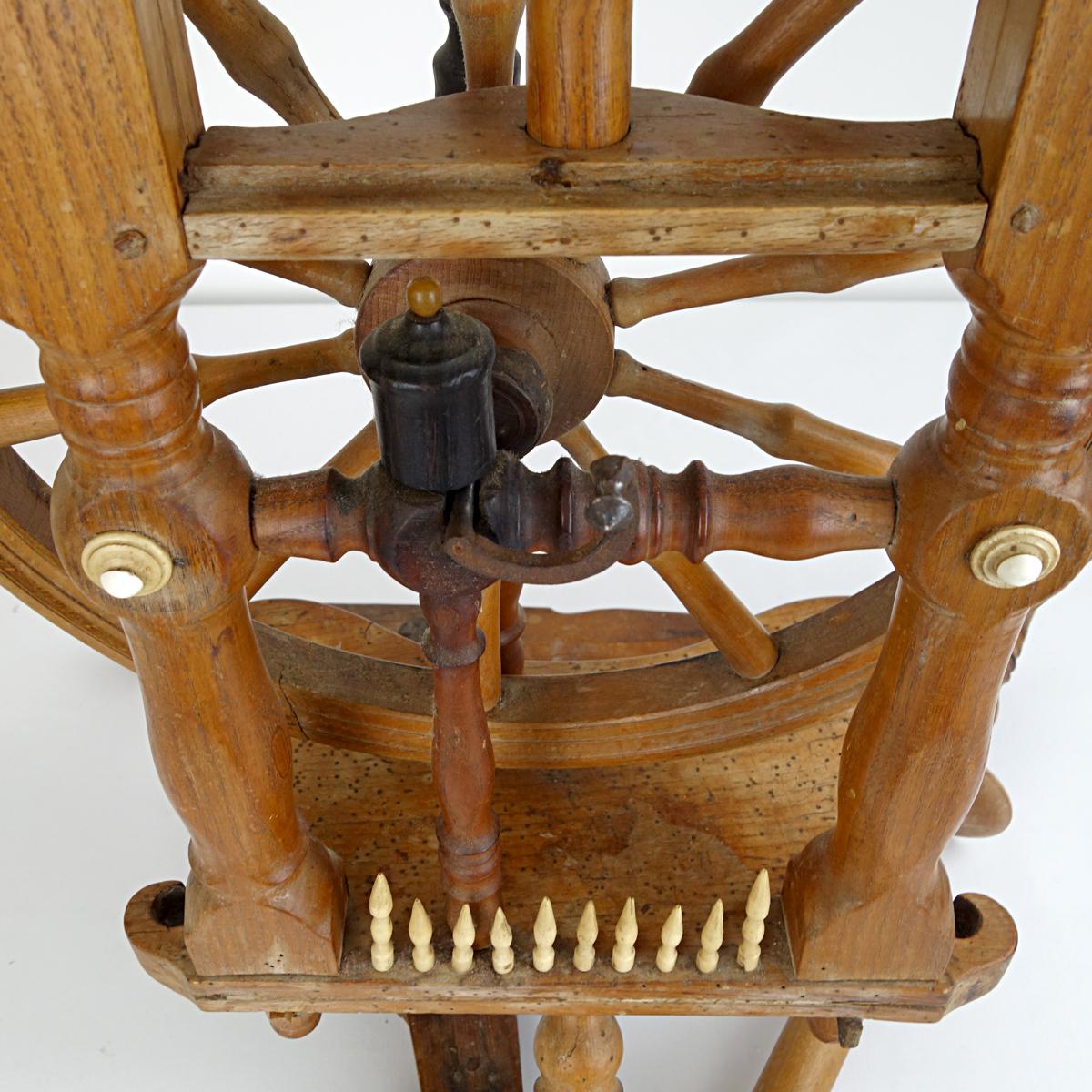 Majestic Spinning Wheel Made of Ebony Wood For Sale 1
