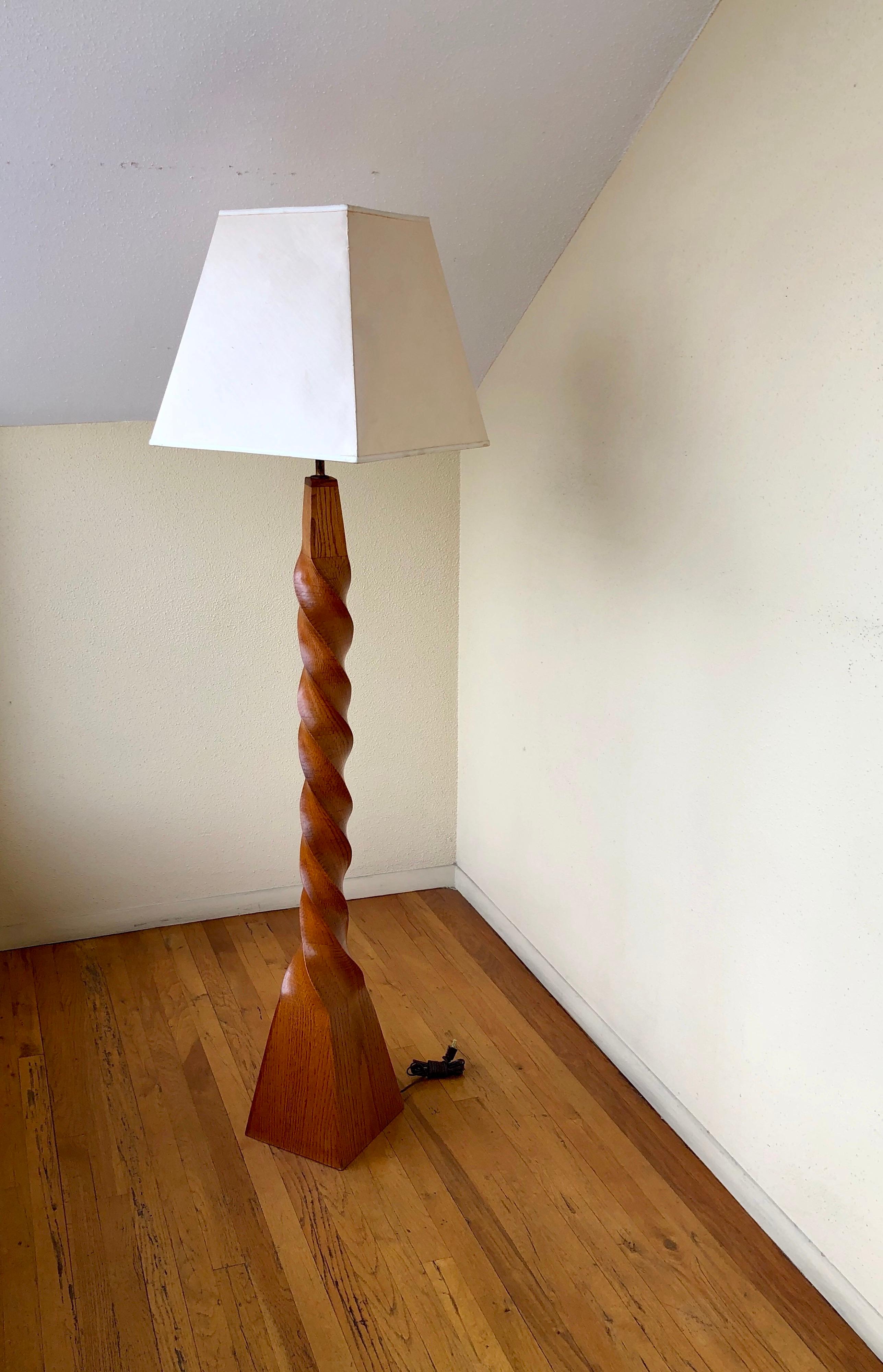 Majestic Unique Twisted Sculpted Wood Floor Lamp  In Good Condition In San Diego, CA