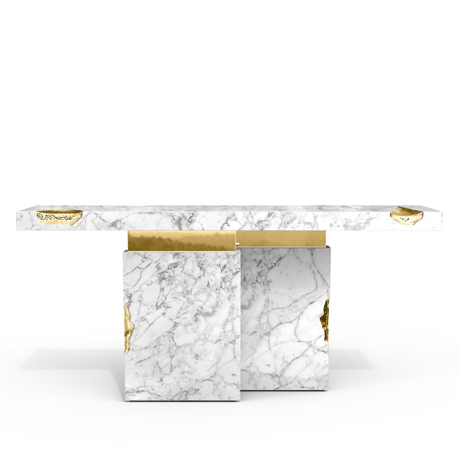 Console table Majestic white with emperador brown 
marquina marble, carved and polished. With solid polished 
brass and with hammered solid brass.