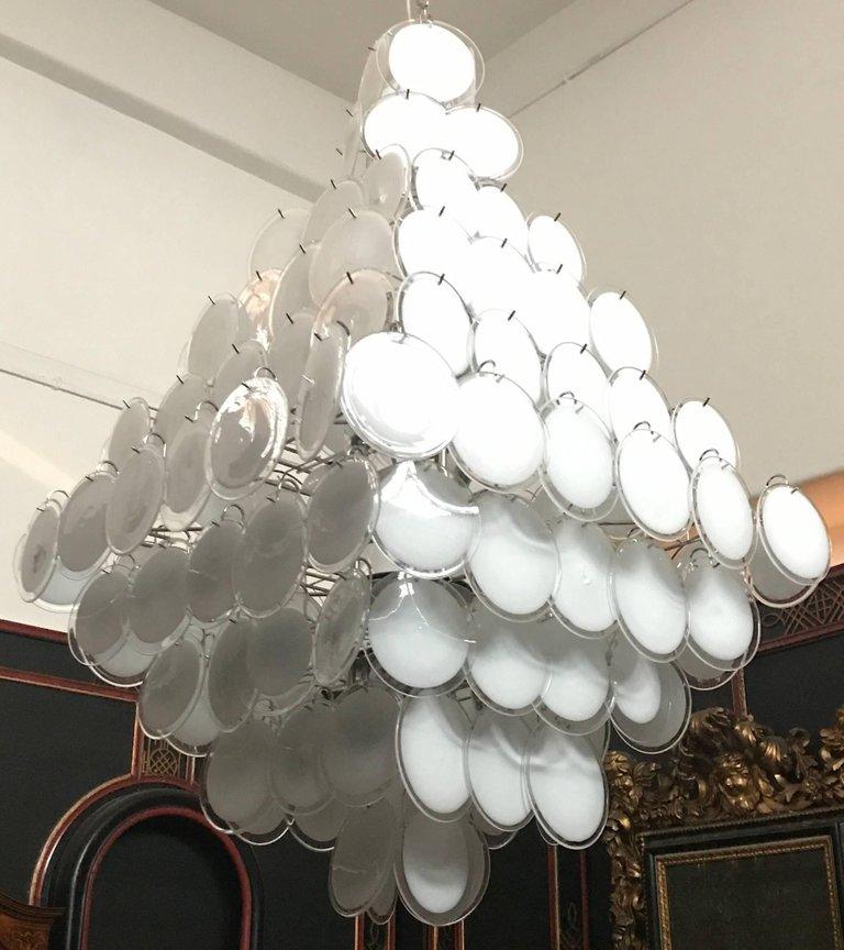 Mid-Century Modern Majestic White Disc Murano Chandelier, 1990s For Sale