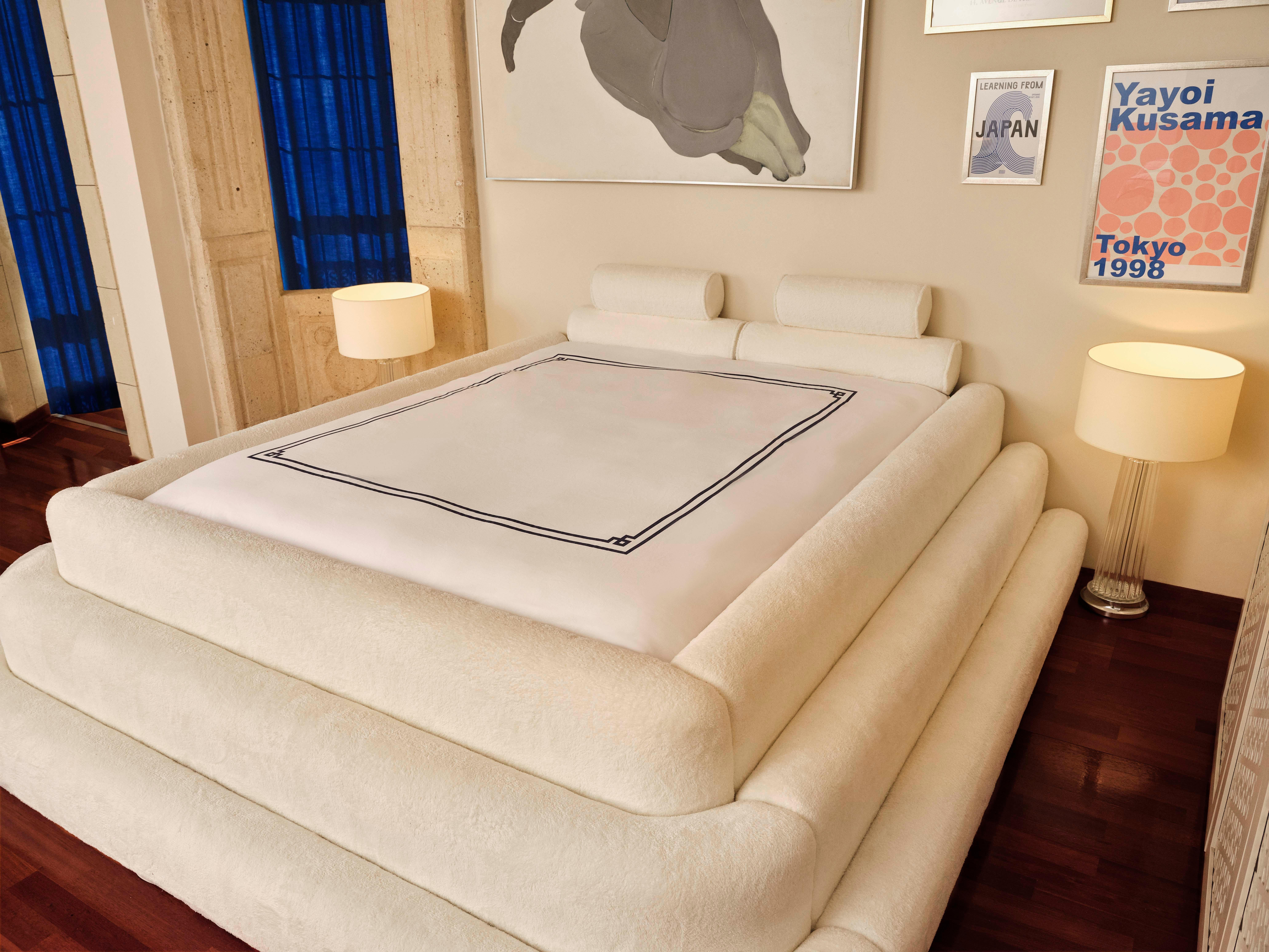 Contemporary Majj Studio Bed for Silent Room, Bed Design, Cozy