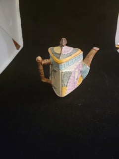 Majoica Triangular Teapot by Eureka