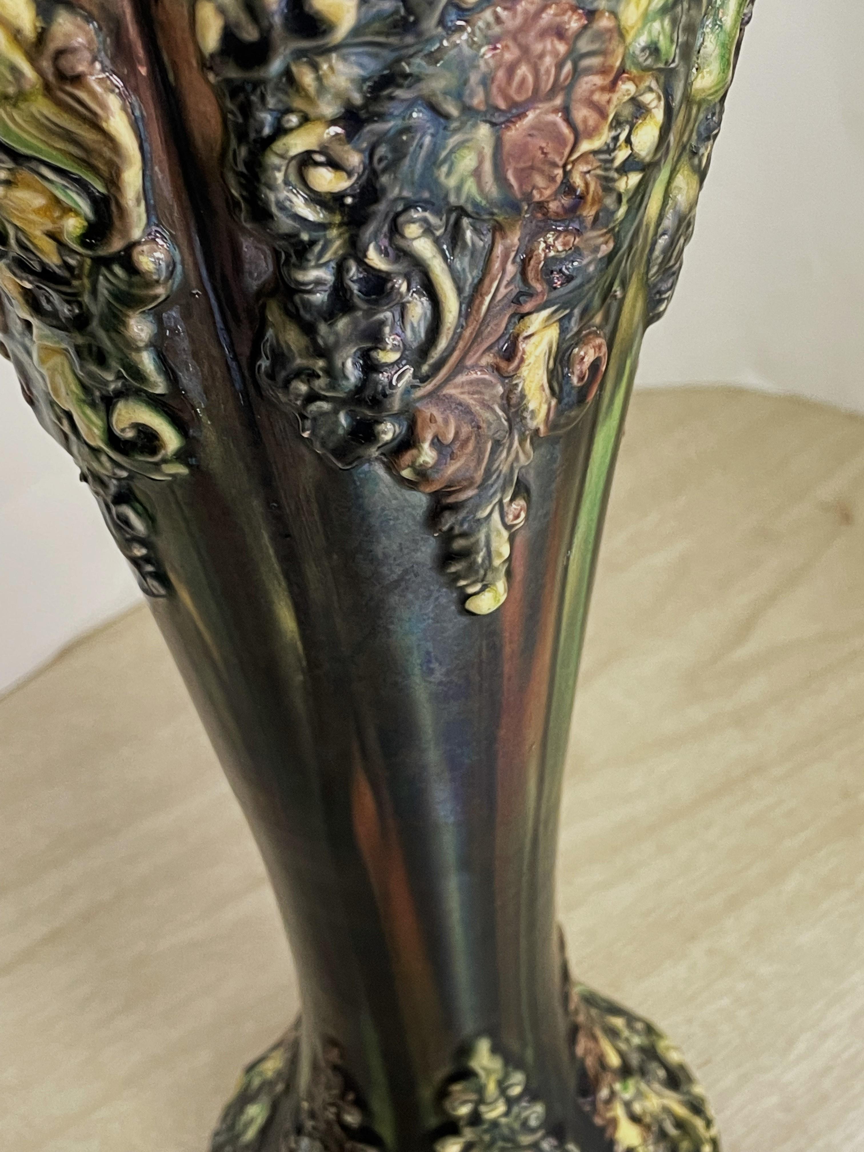 Vase majolique de 12