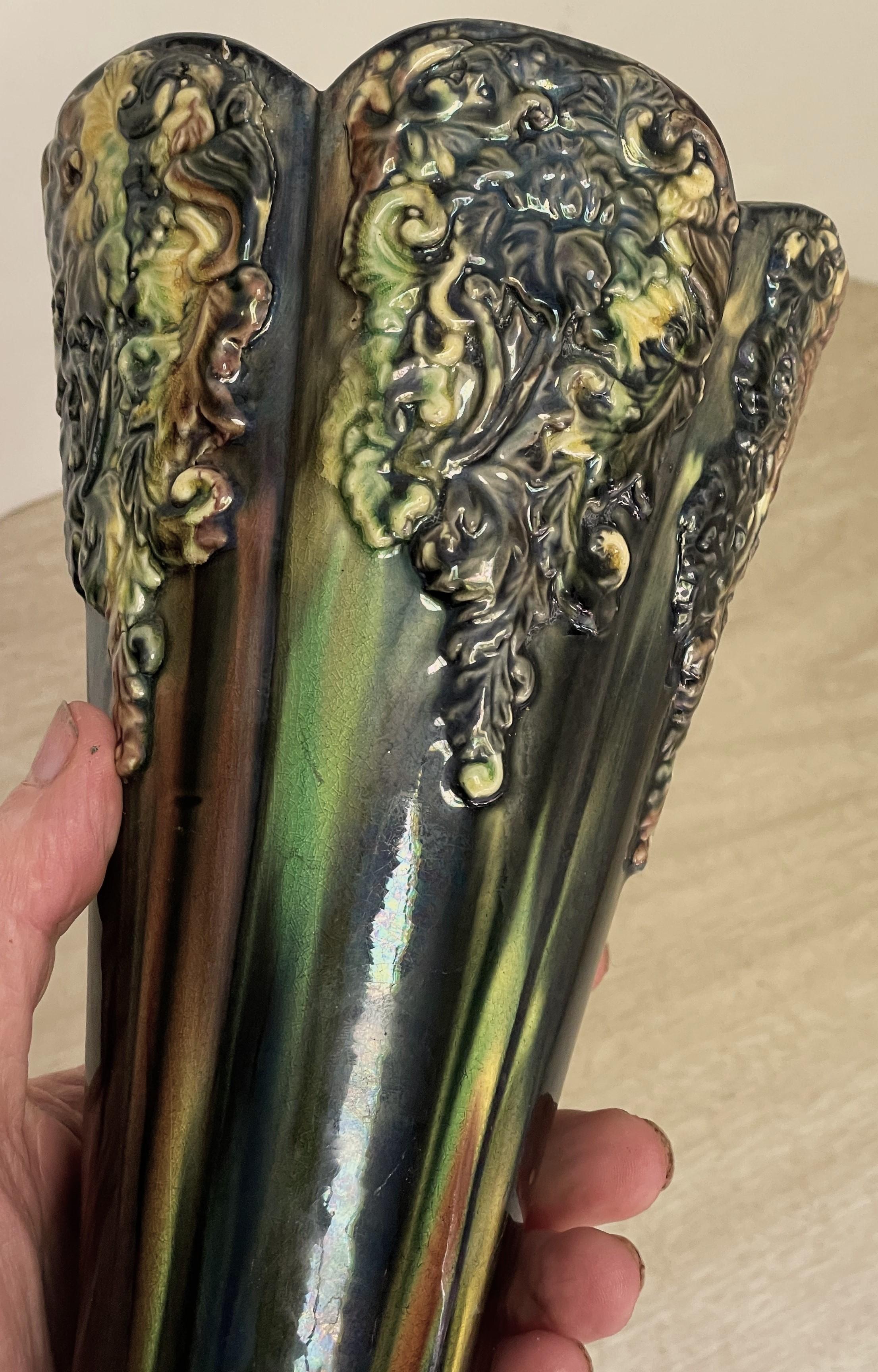 Vase majolique de 12
