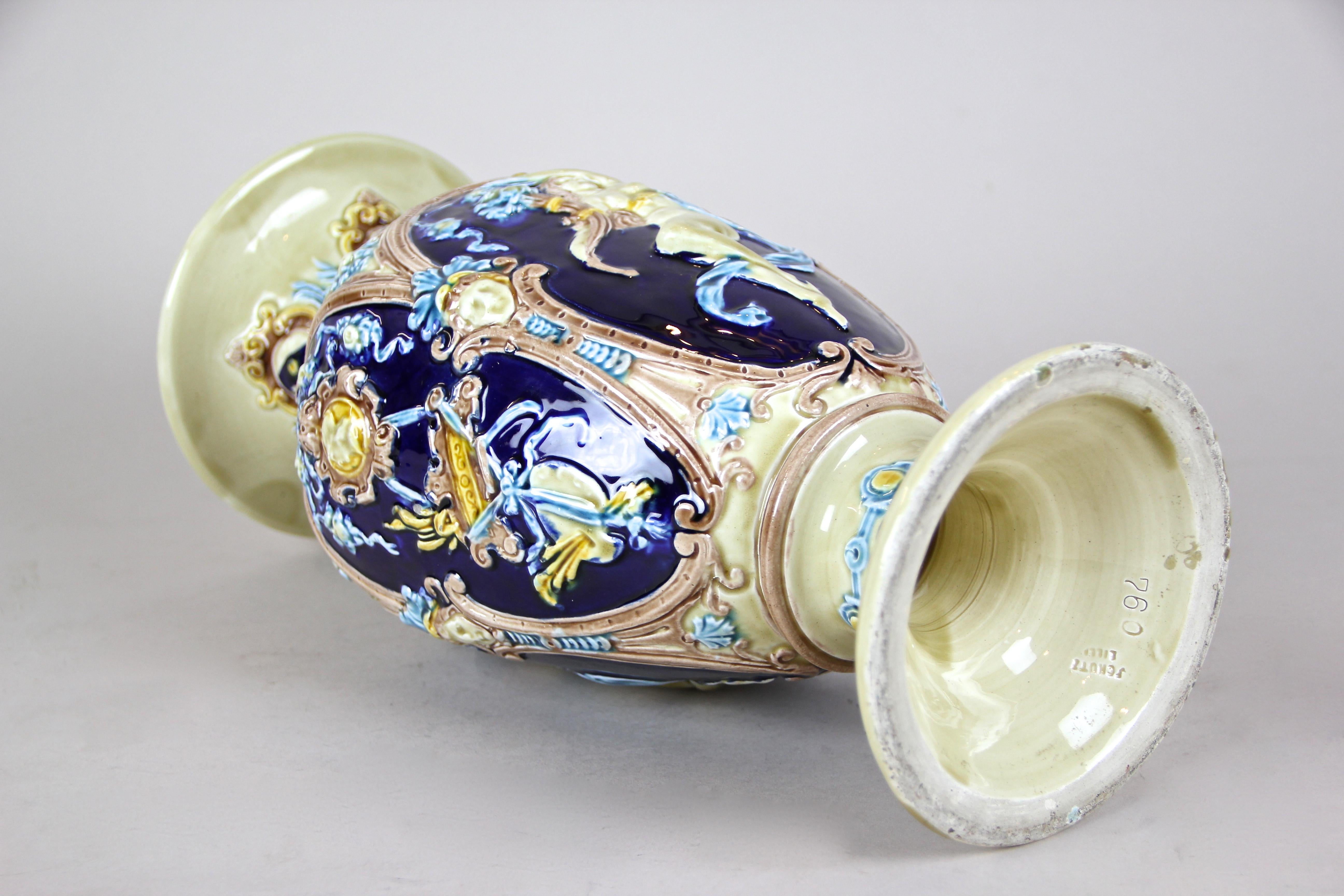 Majolica Amphora Vase by Schuetz Cilli, Slovenia, circa 1900 4