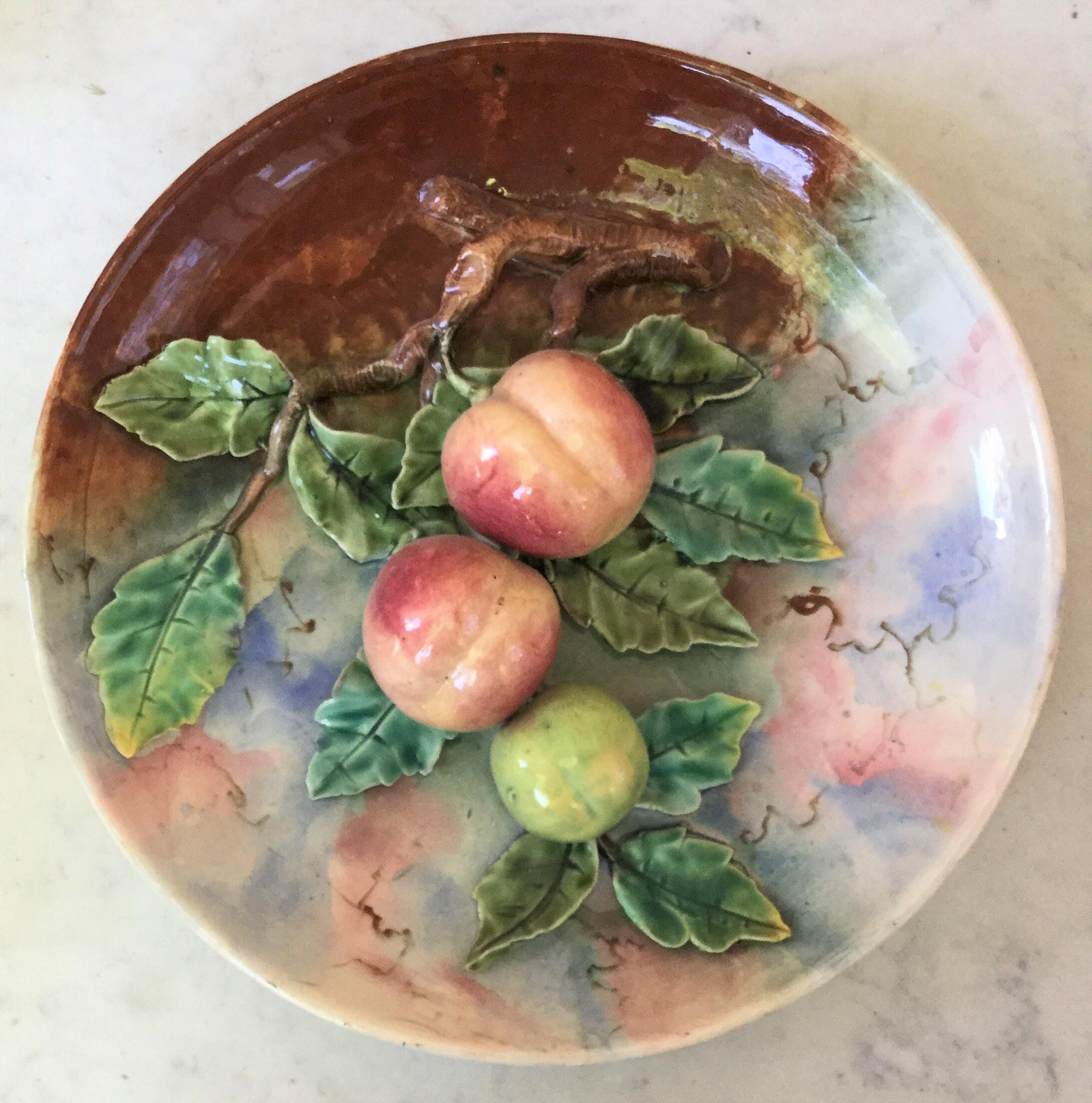 Early 20th Century Majolica Apricots Plate Keller & Guerin Saint Clement