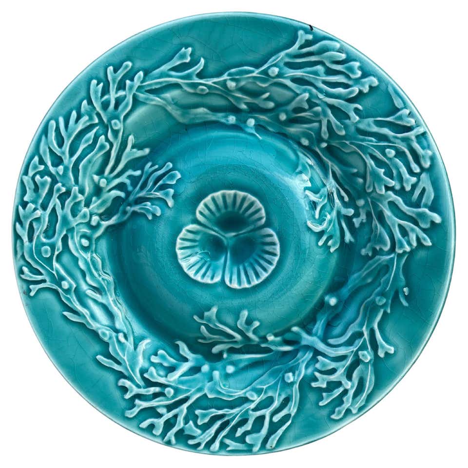 Gien French Faïence Majolica Green and Cream Glazed Artichoke Plate at ...