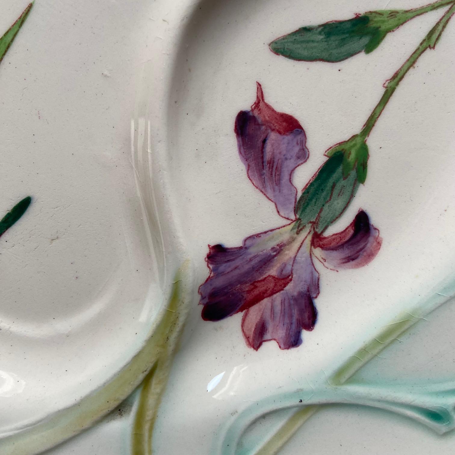 Inizio XX secolo Piatti in maiolica con asparagi Art Nouveau Longchamps in vendita