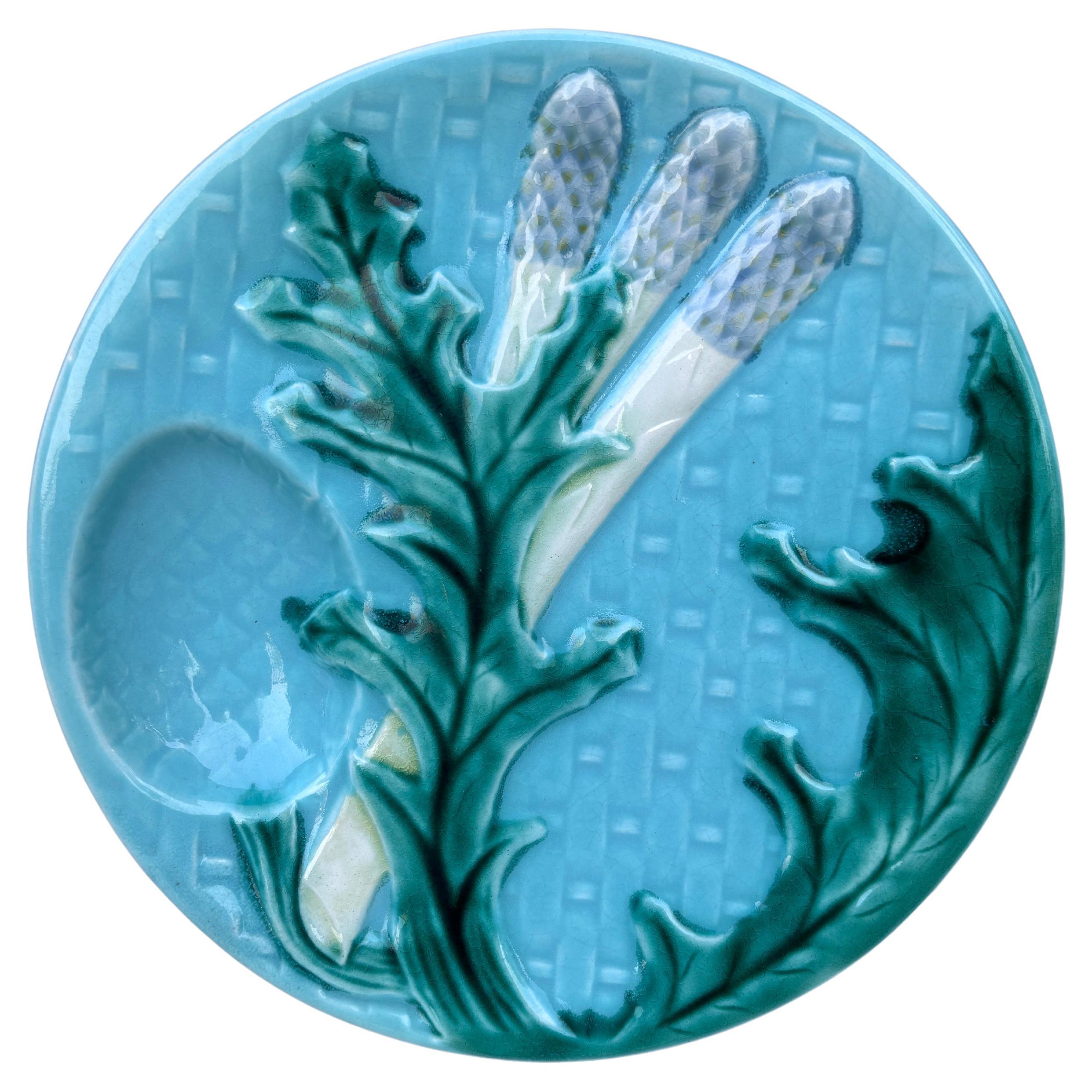 Piatto di asparagi in maiolica Clairefontaine, 1880 circa