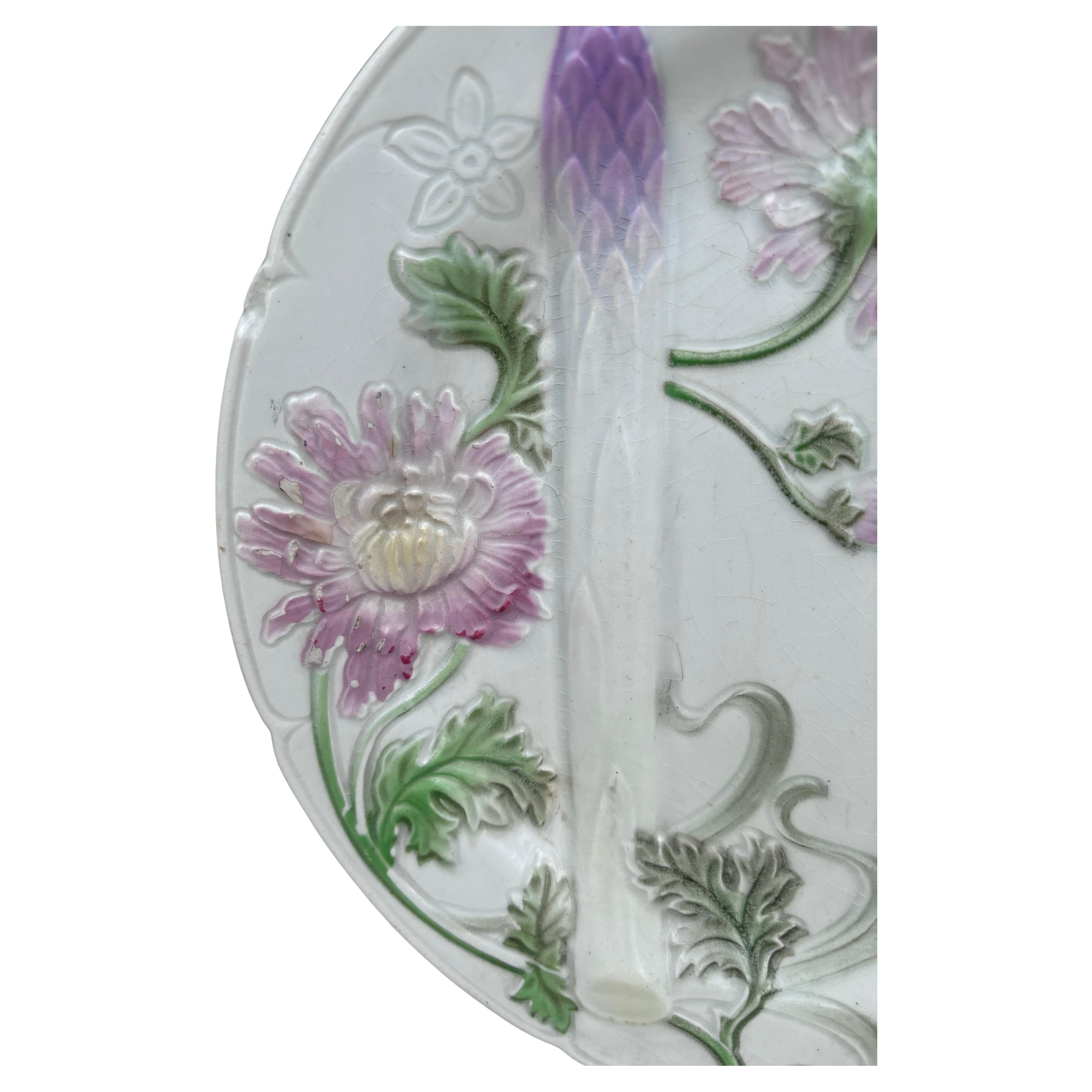 Majolika-Spargelteller mit Zwetschgen Keller & Guerin Saint Clement (Art nouveau) im Angebot