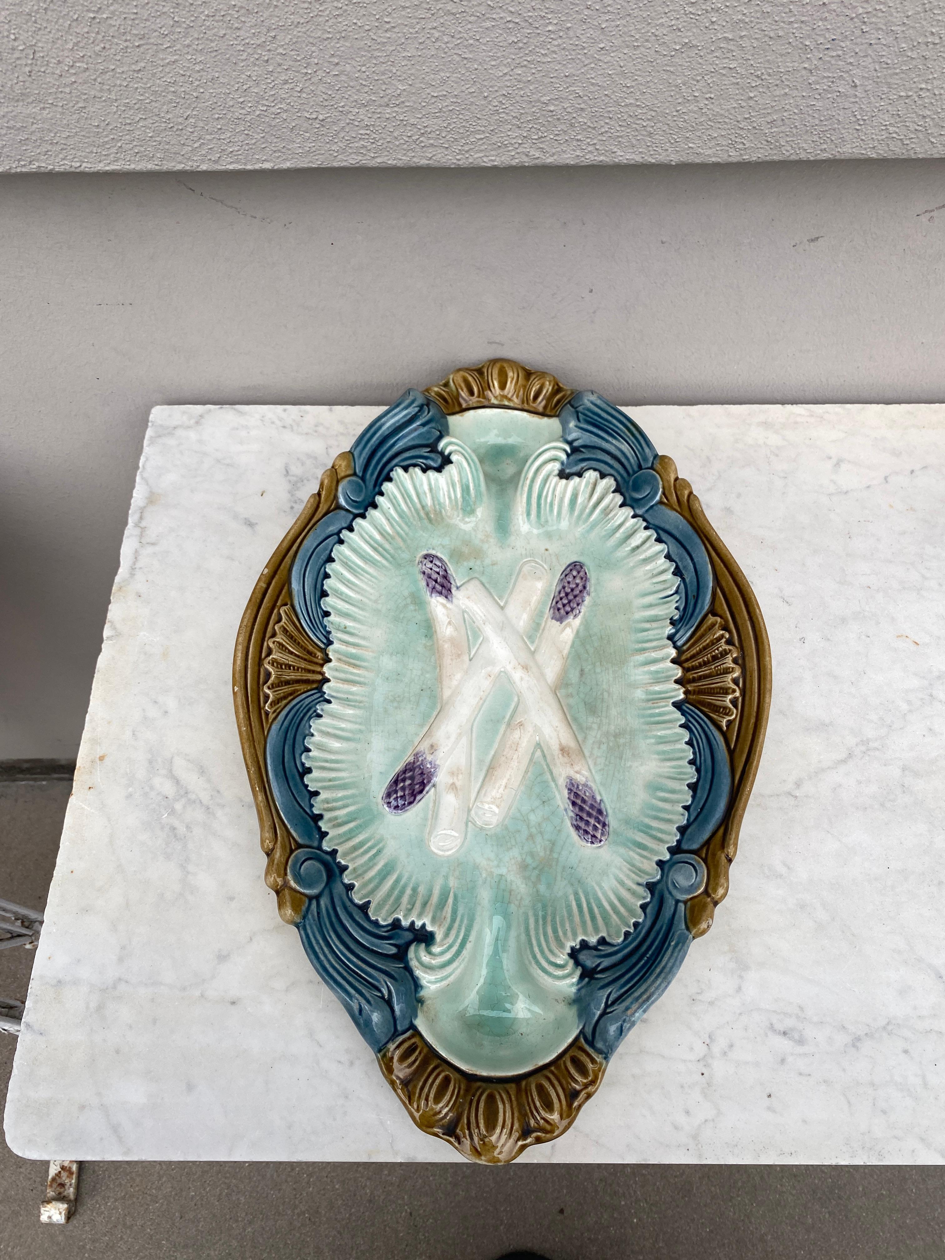 Majolica Asparagus Platter Orchies Circa 1900 In Good Condition For Sale In Austin, TX