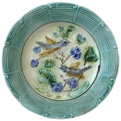 Majolica Bird Plate Onnaing, circa 1890 Majolica Bird Plate Onnaing, circa 1890