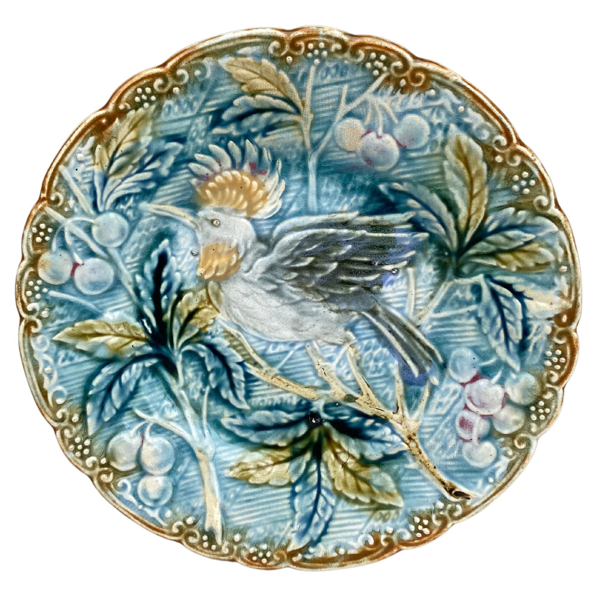 Plato Wasmuel Majolica Pájaro con Cerezas, circa 1890