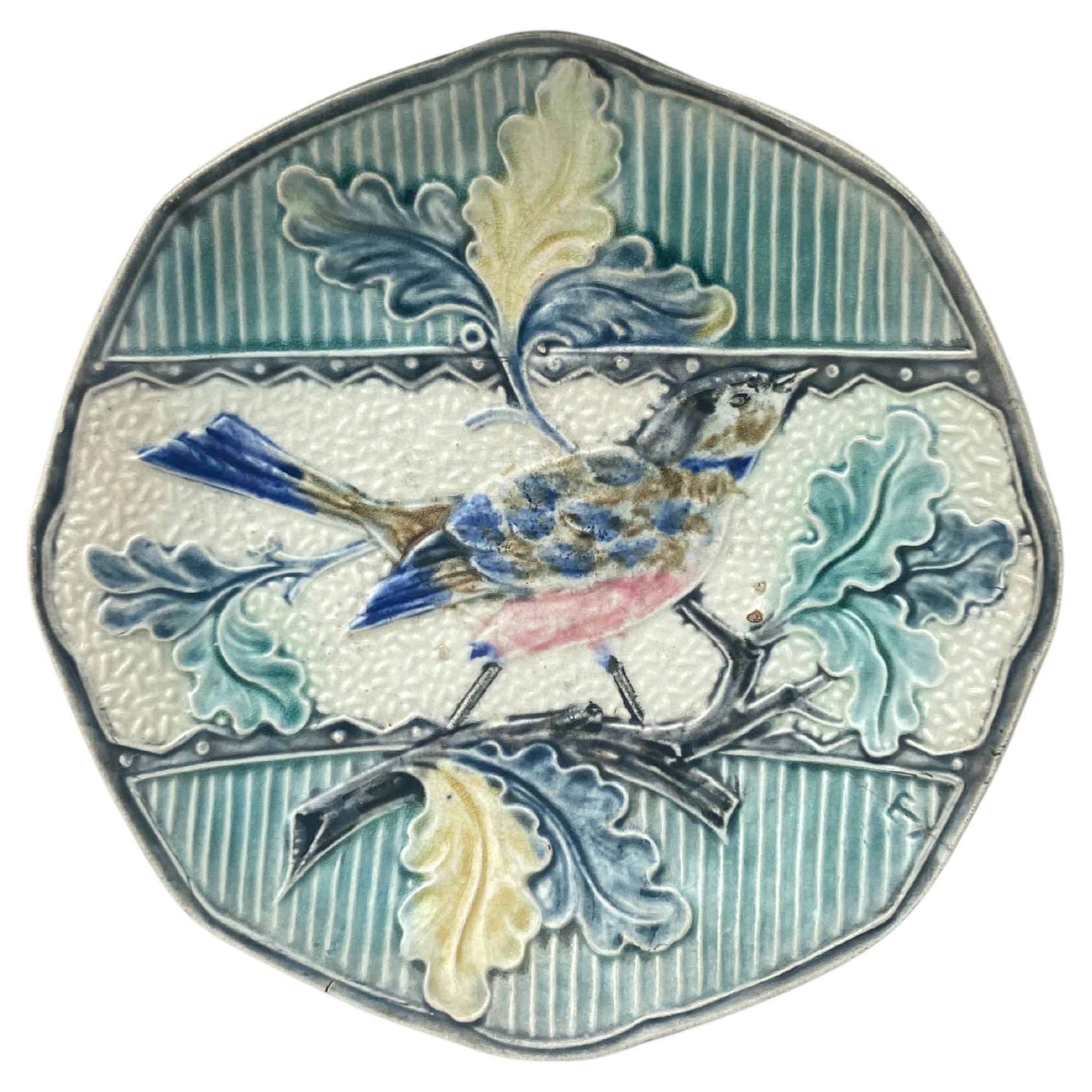 Assiette en majolique avec oiseau et feuilles de chêne, vers 1880 en vente