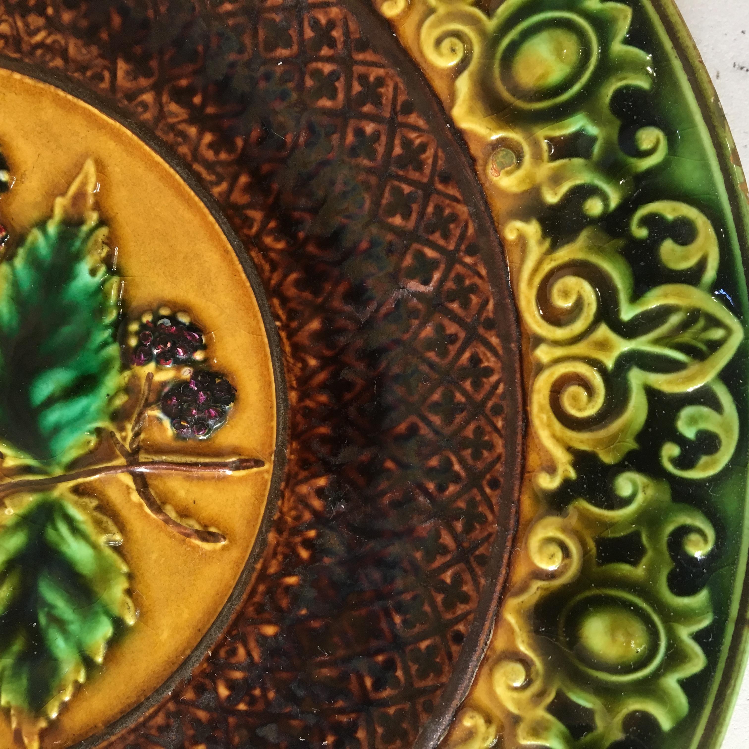 German Majolica Blackberries Plate Villeroy & Boch, circa 1890 For Sale