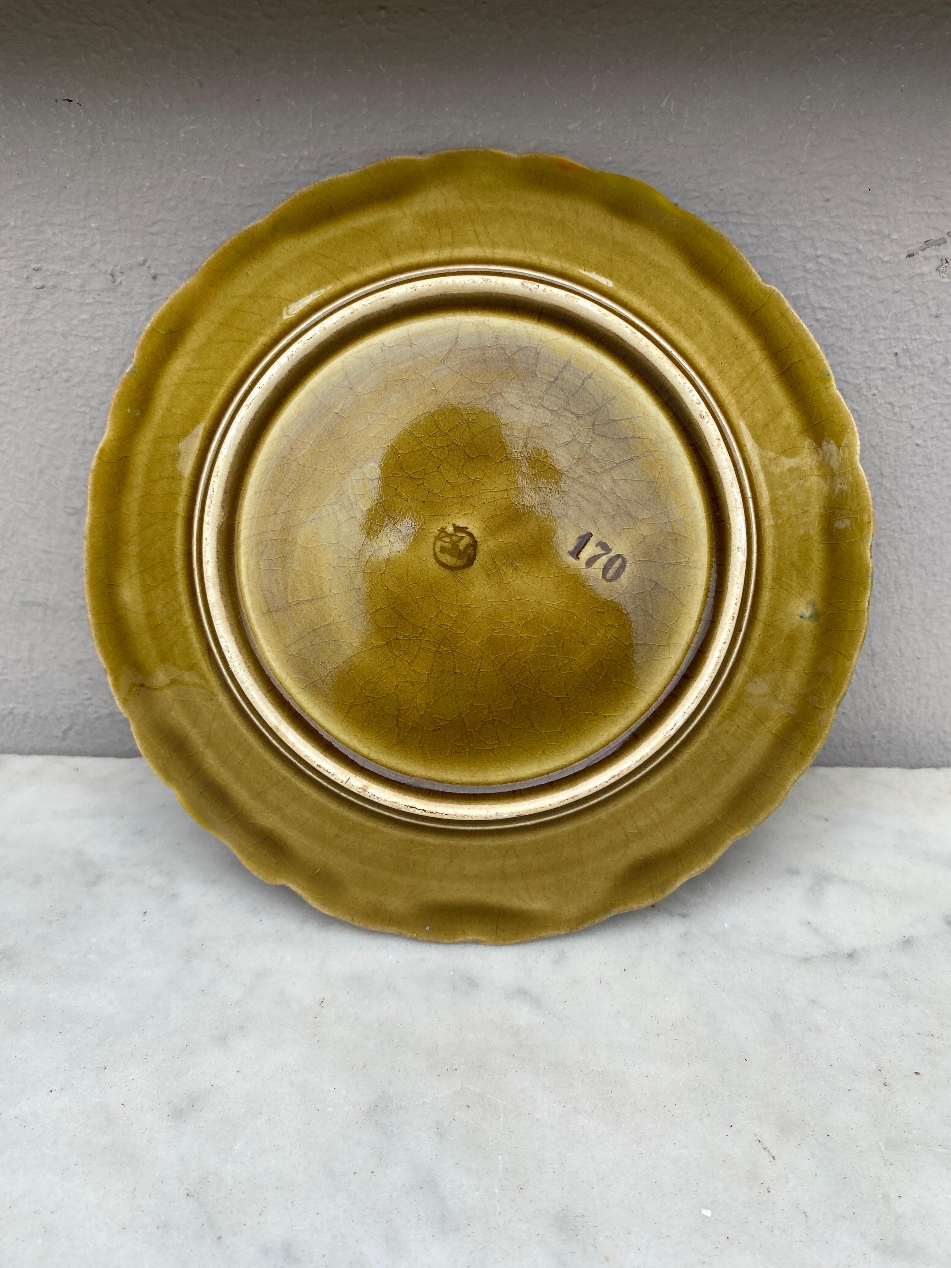 Plato de mayólica azul mariposa Josef Steidl Znaim, hacia 1890 Art Nouveau en venta