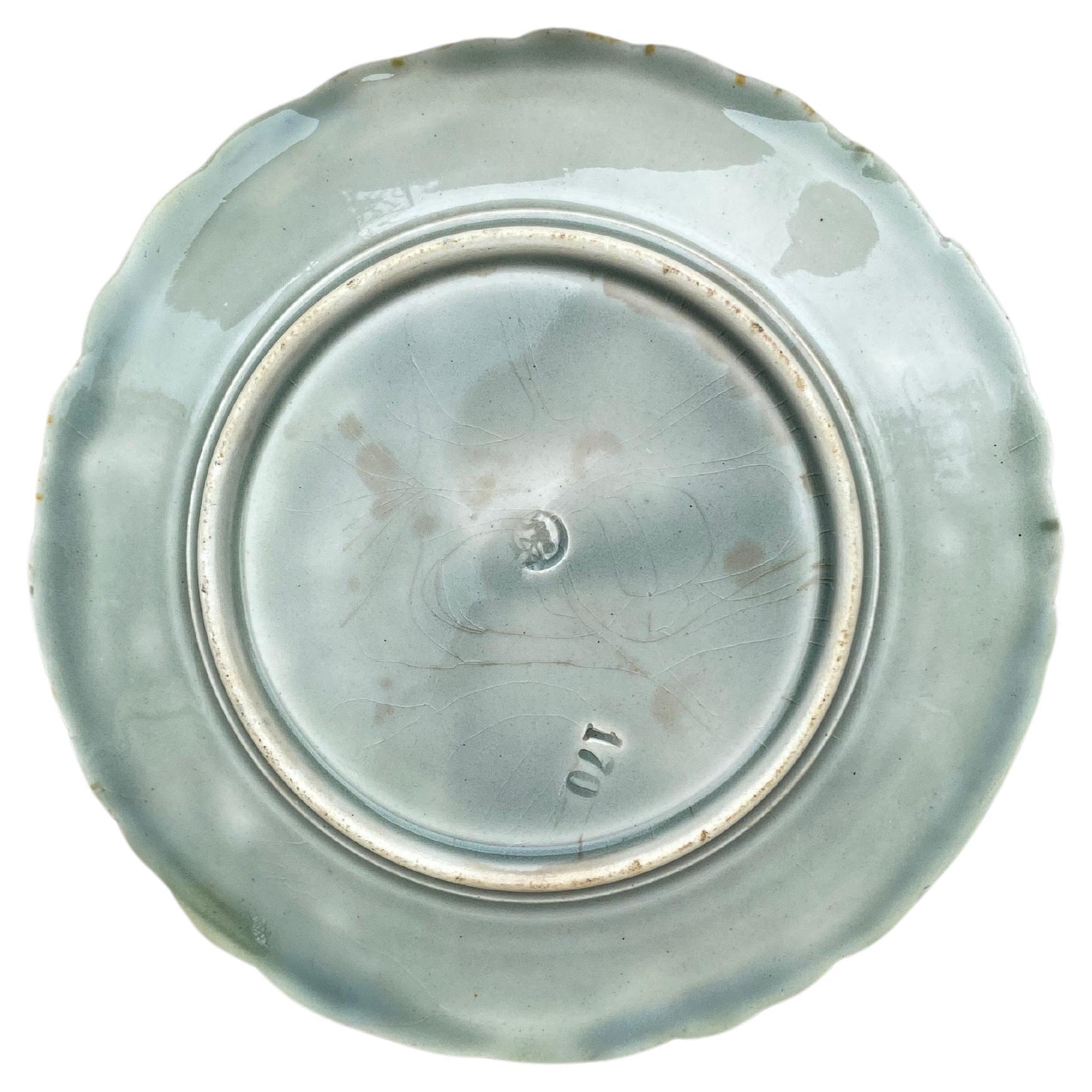 Plato de mayólica azul mariposa Josef Steidl Znaim, hacia 1890 Art Nouveau en venta