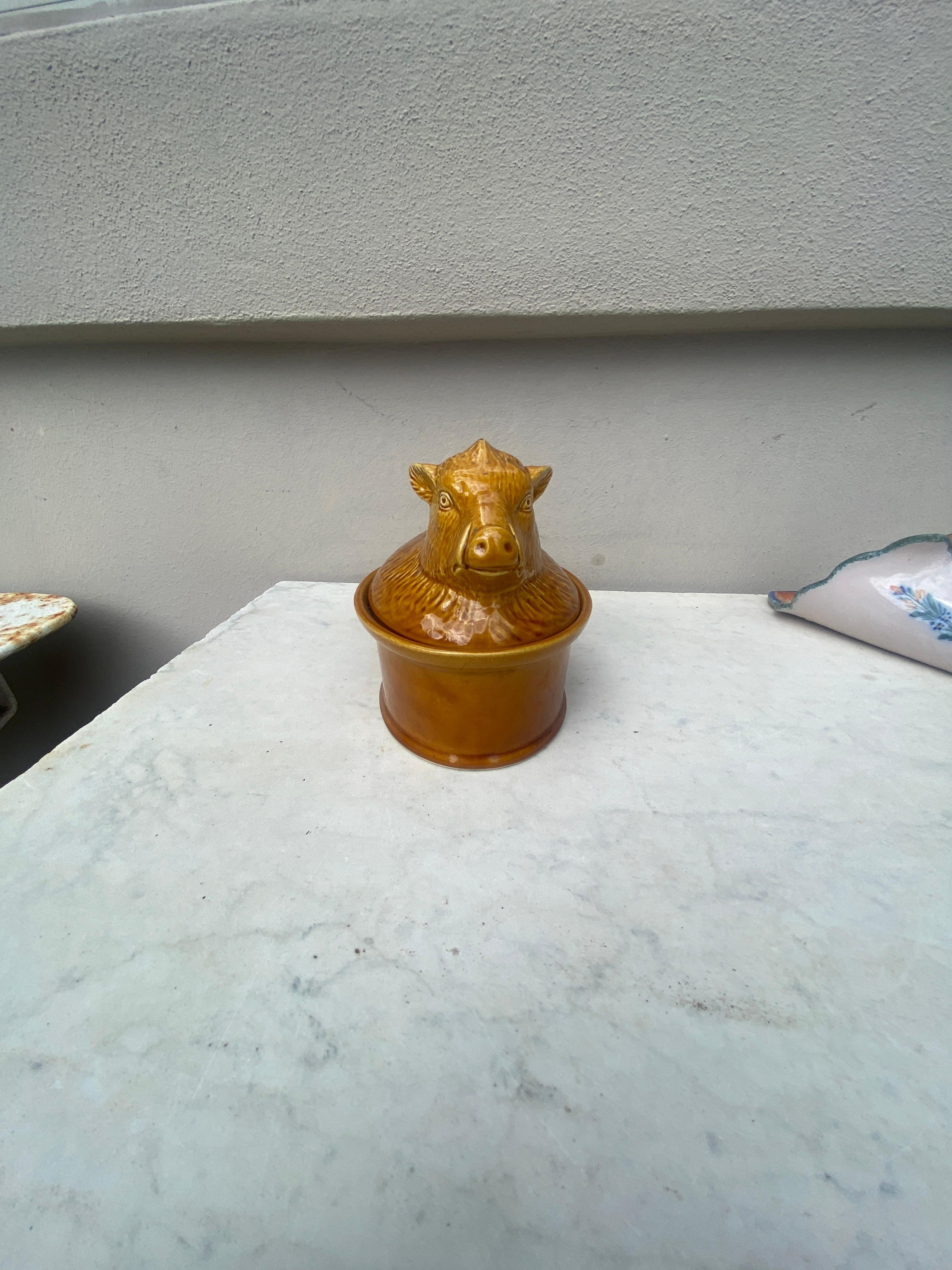 Majolica Boar Tureen, circa 1950 Francés en venta