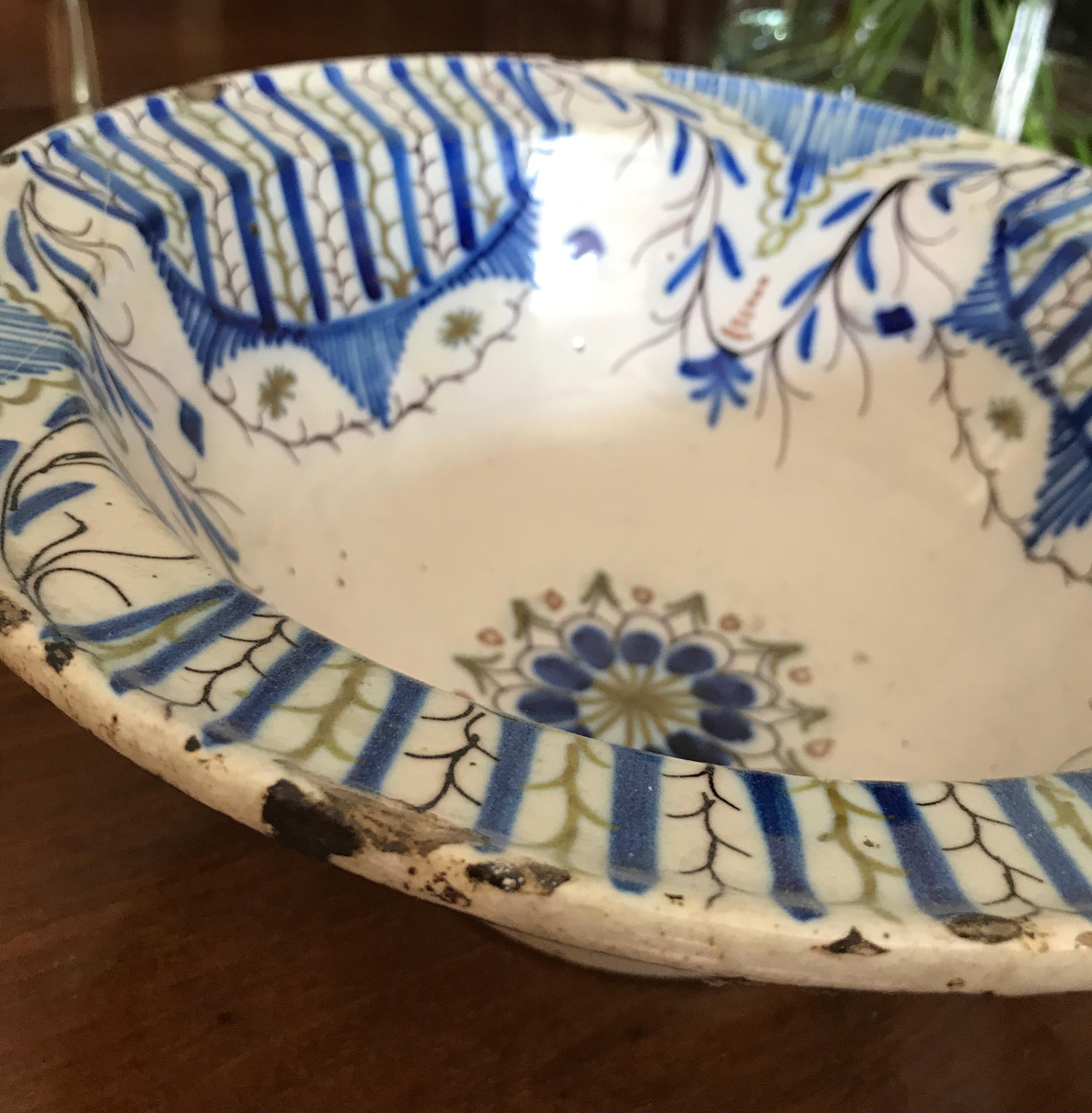 Hand-Crafted Majolica Bowl Spanish 18th Century Delft Blue For Sale