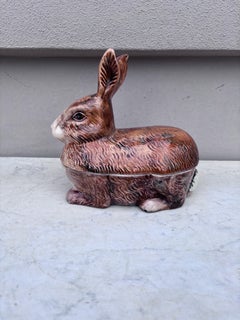 Sopera Caugant Conejo Marrón Majolica