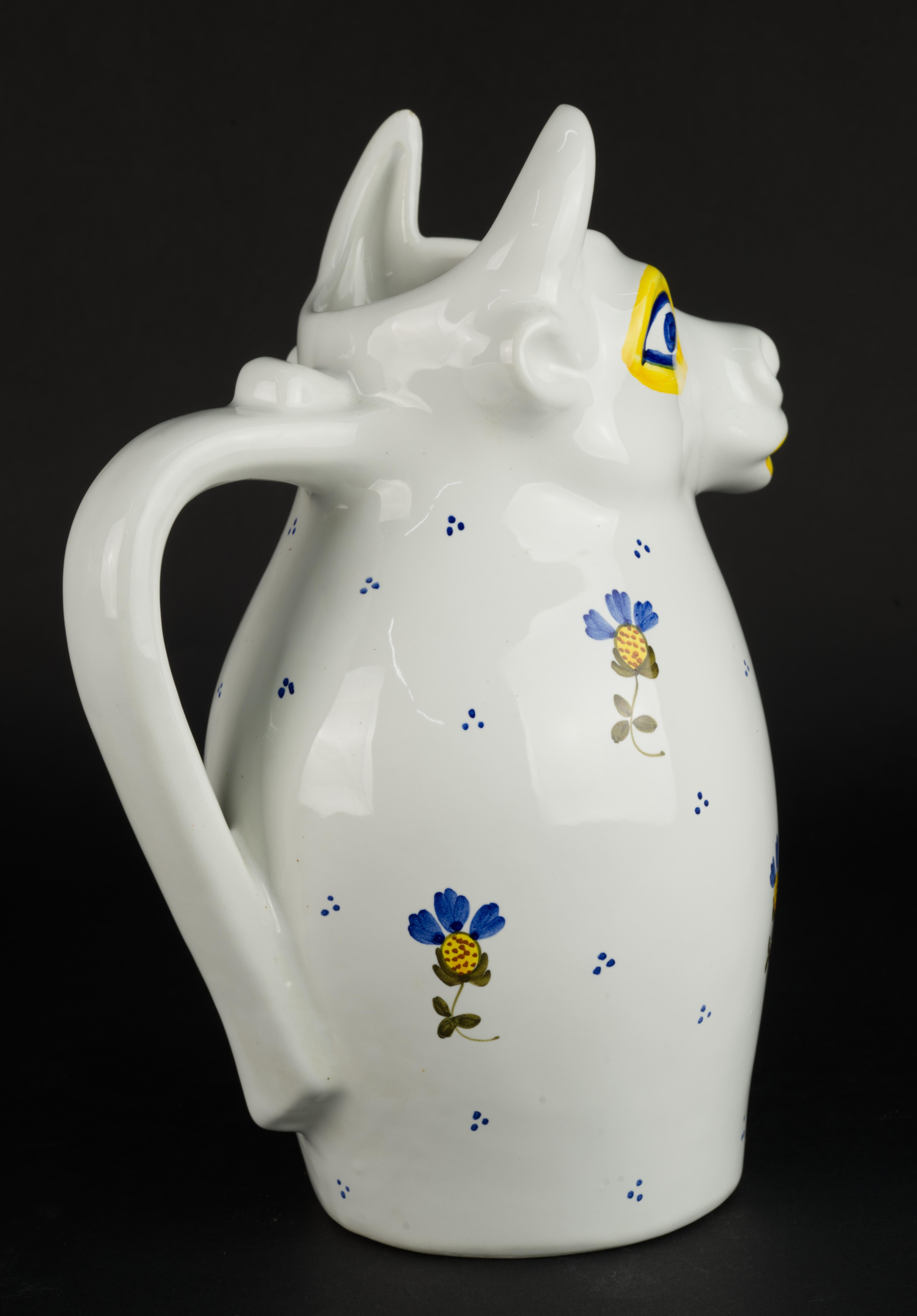Majolica Bull Pitcher Country Style Italy White and Blue Retro Signed In Good Condition For Sale In Clifton Springs, NY
