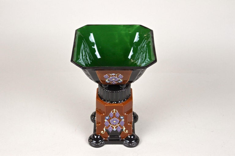 Very rare Majolica Centerpiece or Bowl out of the famous workshops of Eichwald in Bohemia around 1920. An incredible piece of majolica art with outstanding design, reflecting the form language of the famous Art Deco period at its best. The artfully