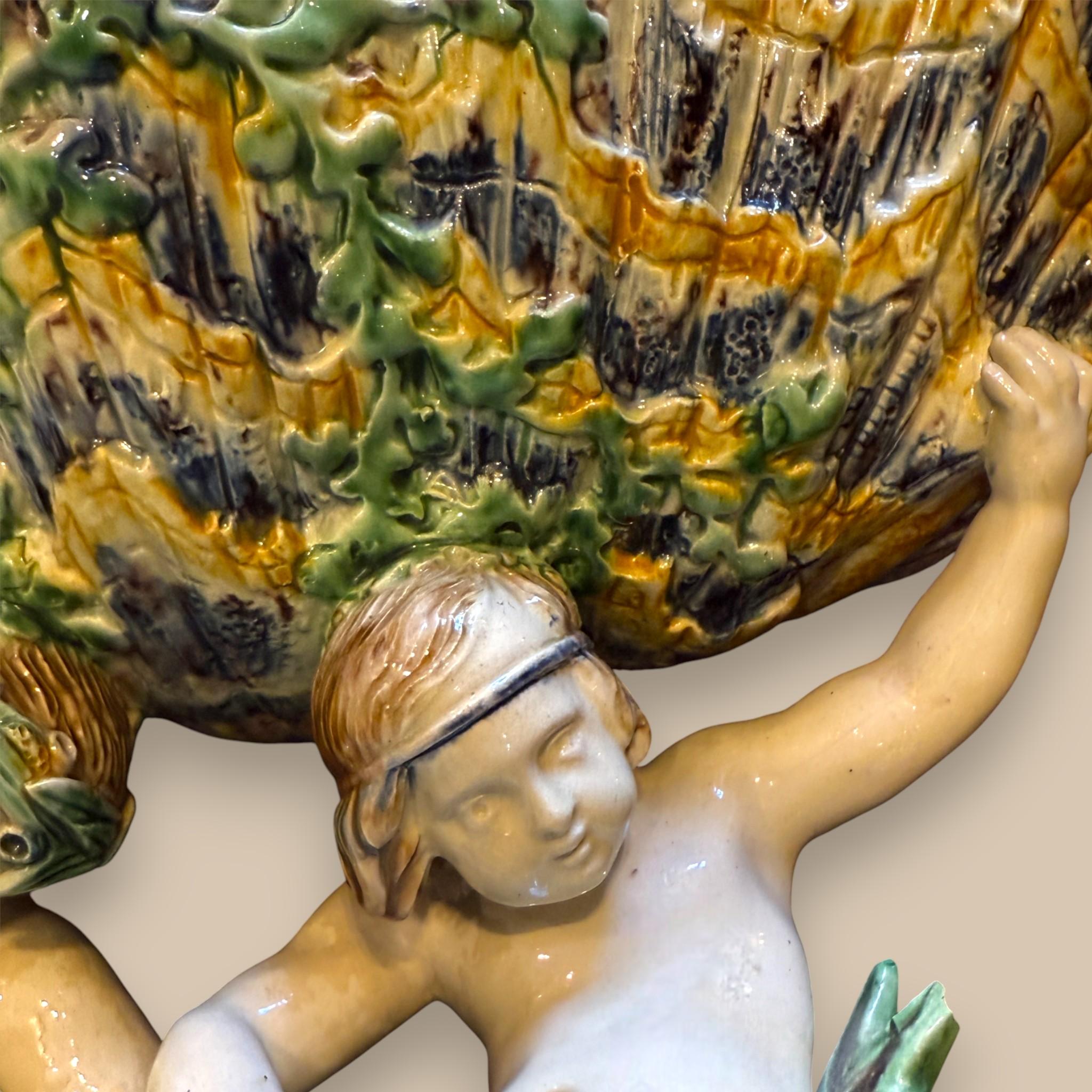 Majolika Tafelaufsatz mit Tritonen und Muschel, 19. Jahrhundert im Angebot 5