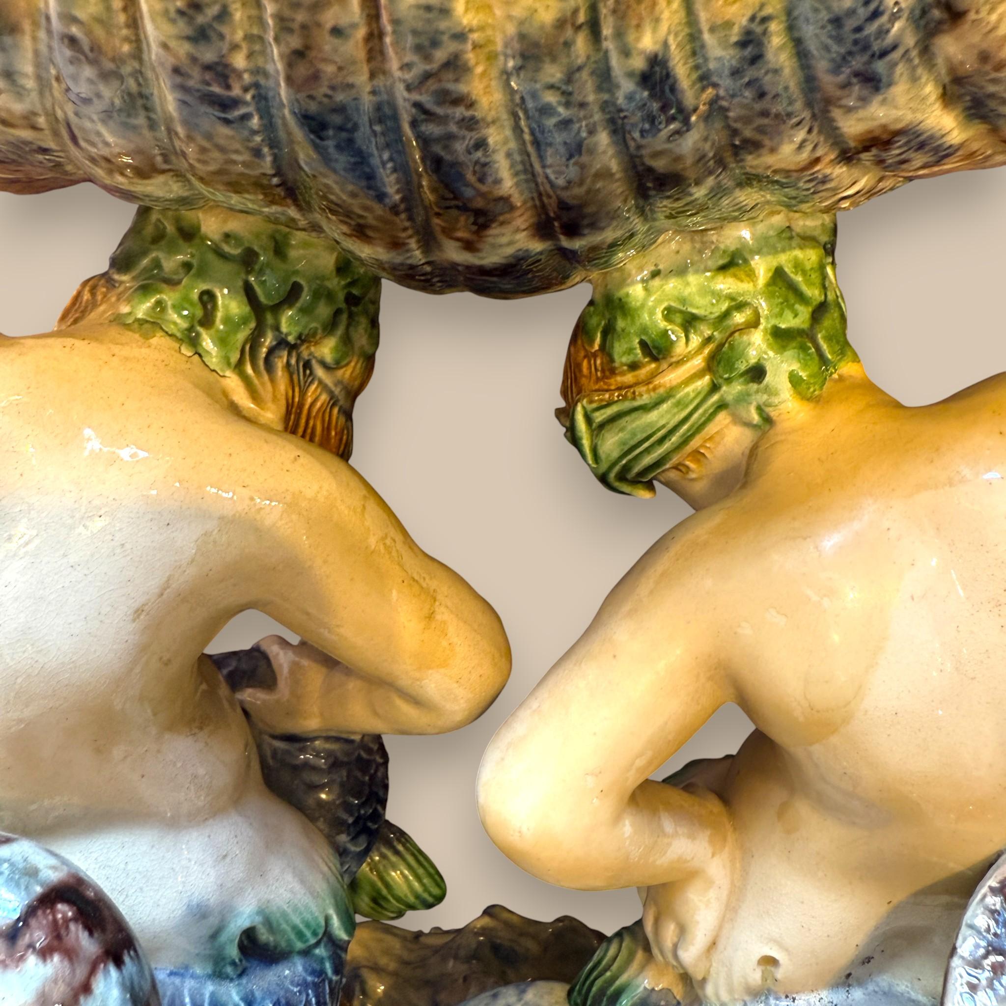 Majolika Tafelaufsatz mit Tritonen und Muschel, 19. Jahrhundert im Angebot 6