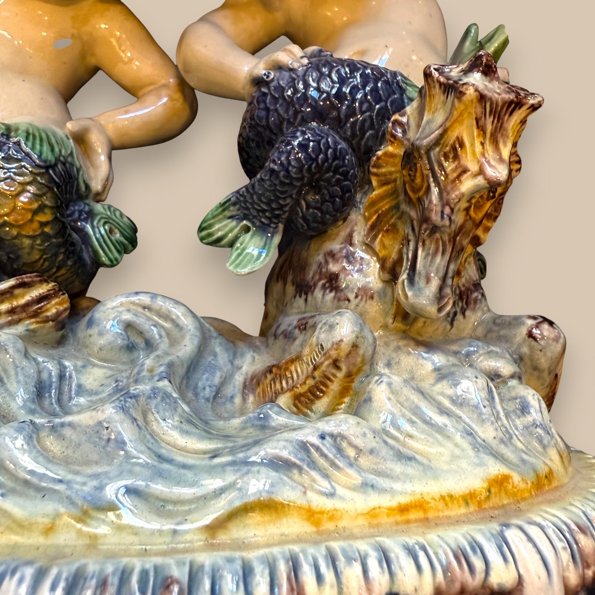 Majolika Tafelaufsatz mit Tritonen und Muschel, 19. Jahrhundert im Angebot 12