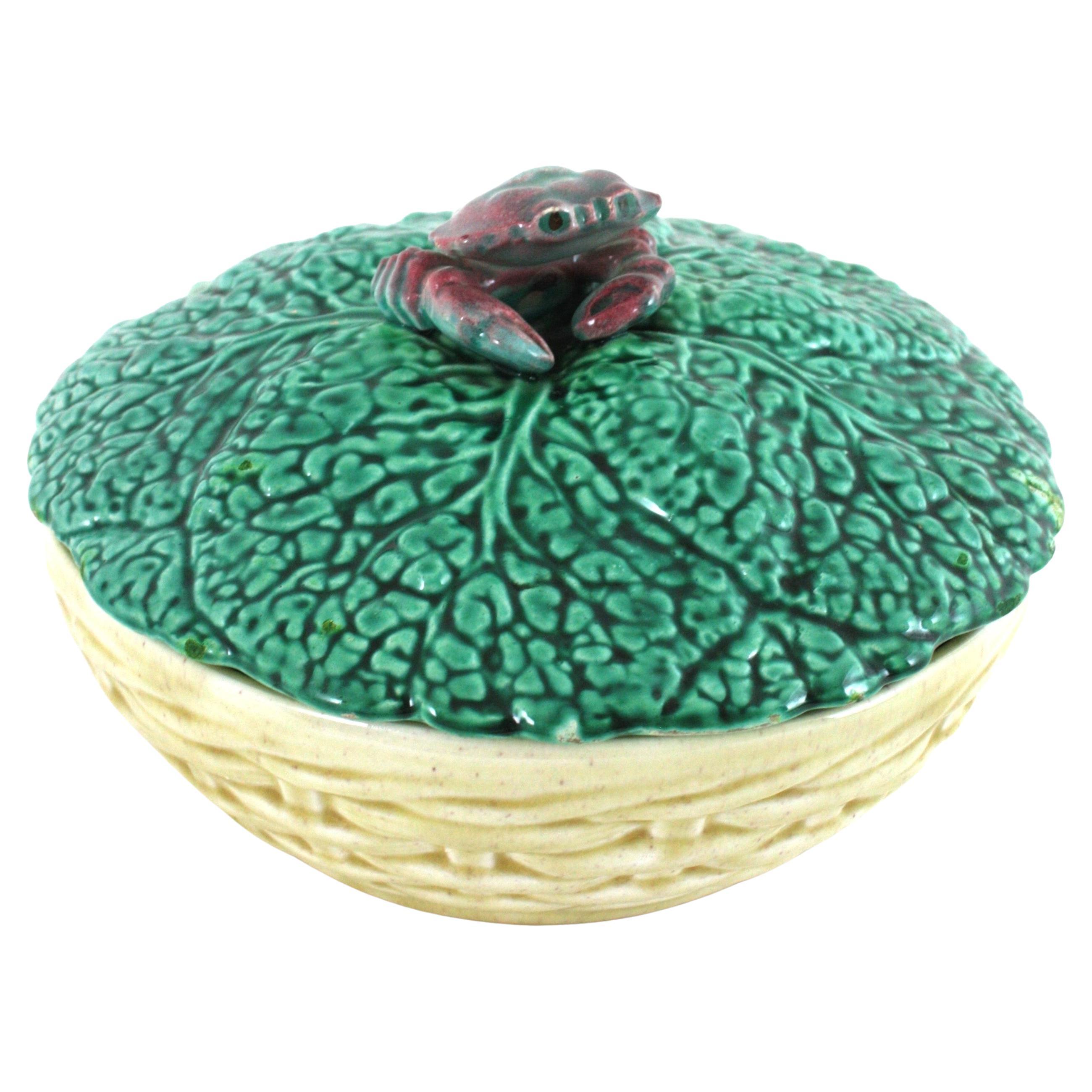 Soupière en céramique majolique avec chou et crabe, Italie 1950