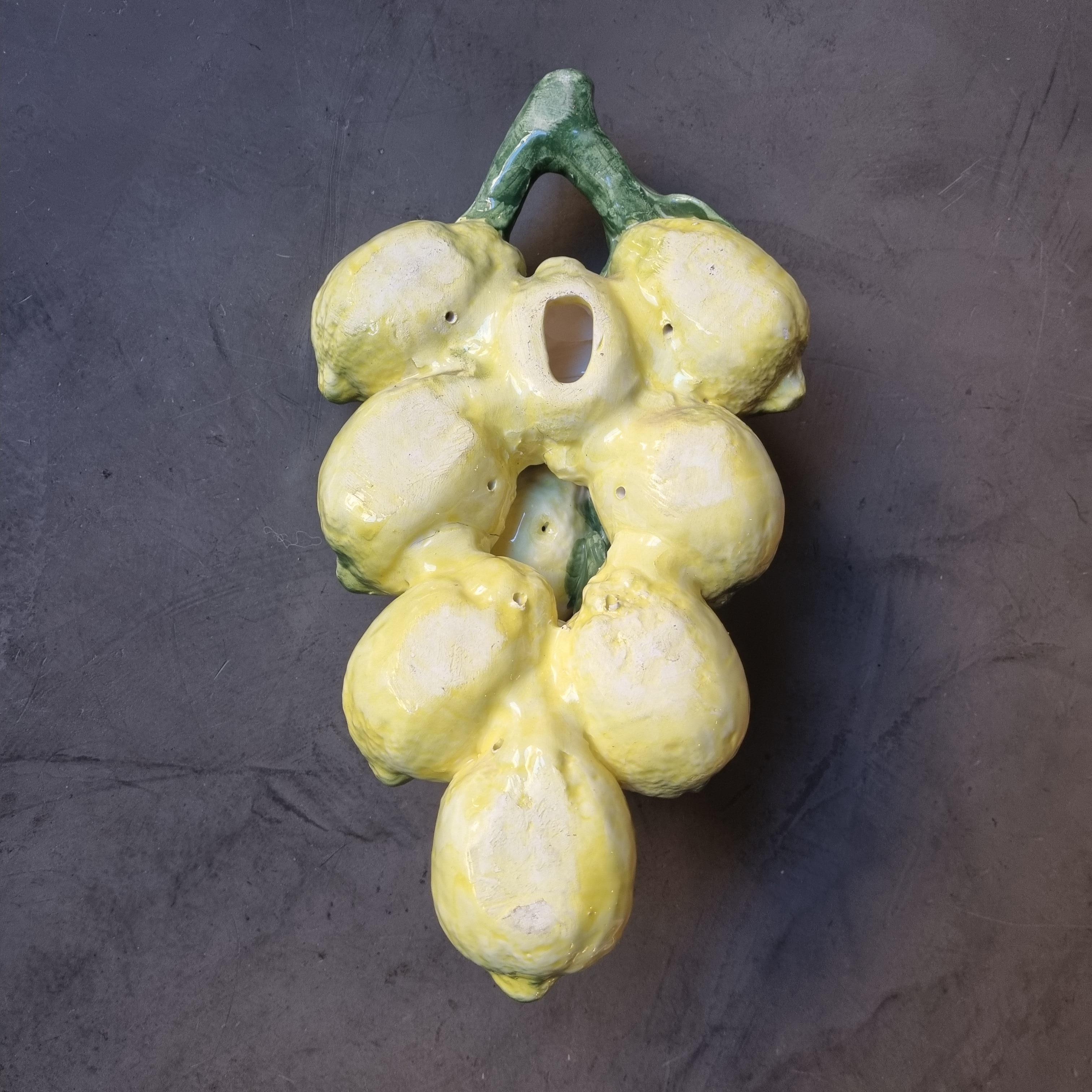 Decoración mural de cerámica mayólica con limones / Escultura mural en venta 4
