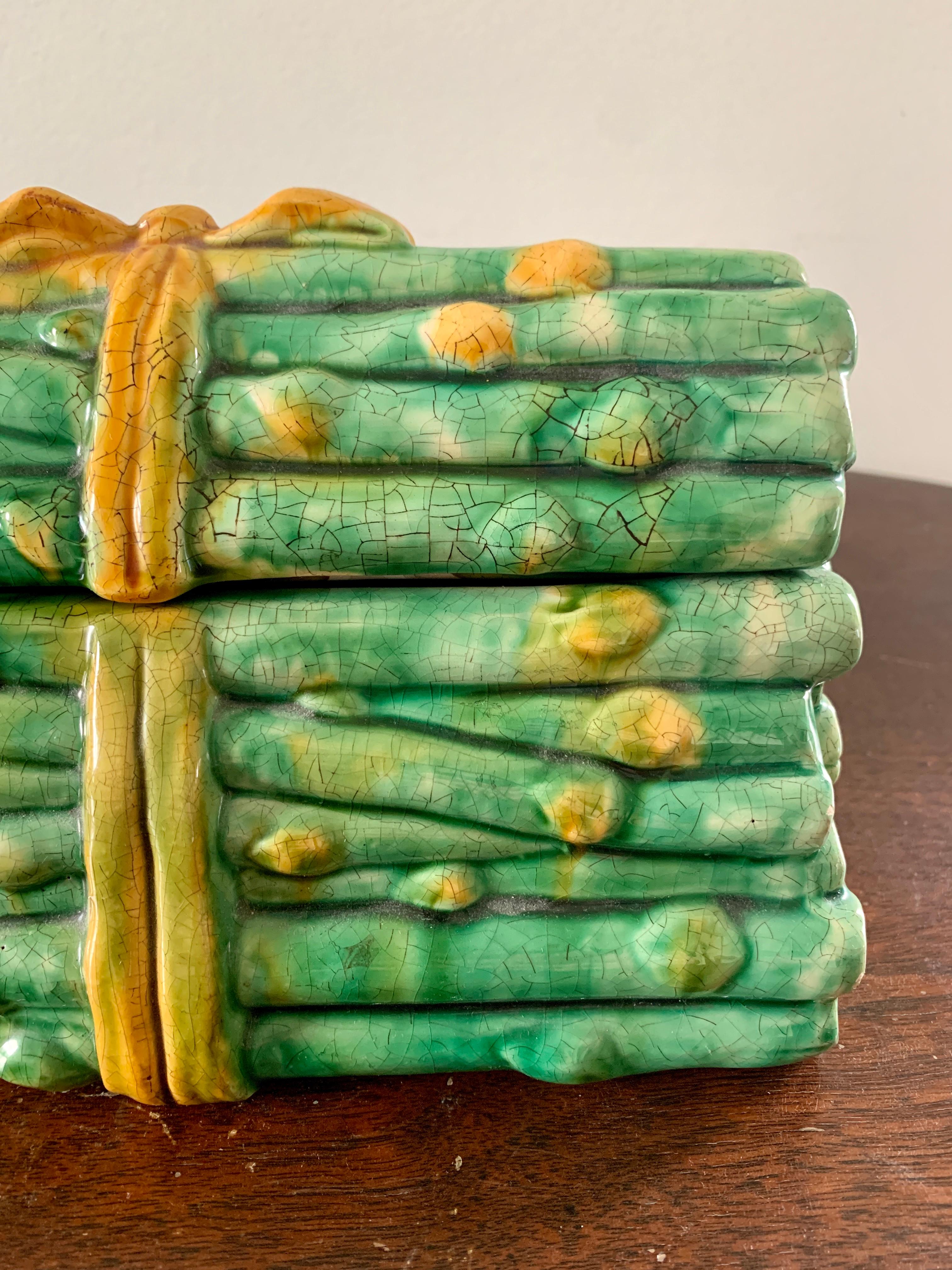 Majolica Ceramic Trompe l'Oeil Asparagus Covered Box For Sale 2