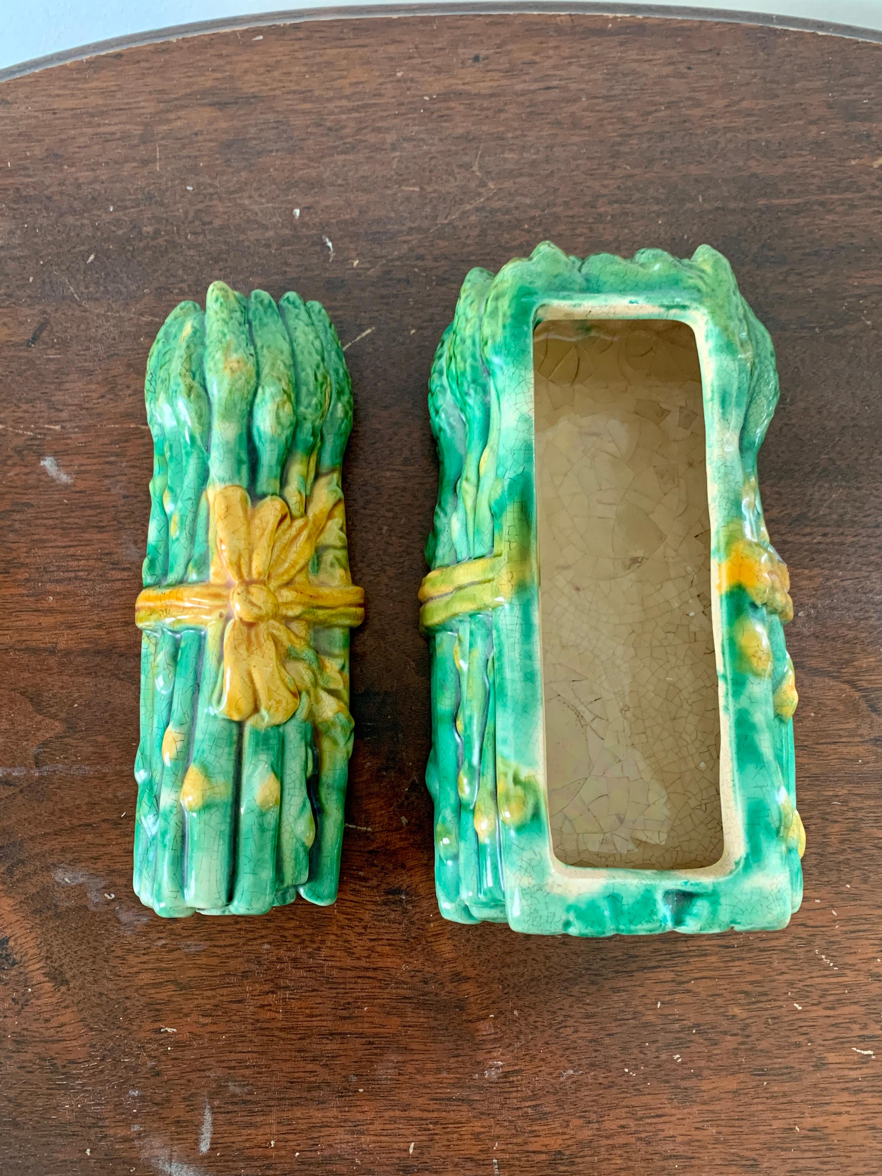 Majolica Ceramic Trompe l'Oeil Asparagus Covered Box For Sale 5