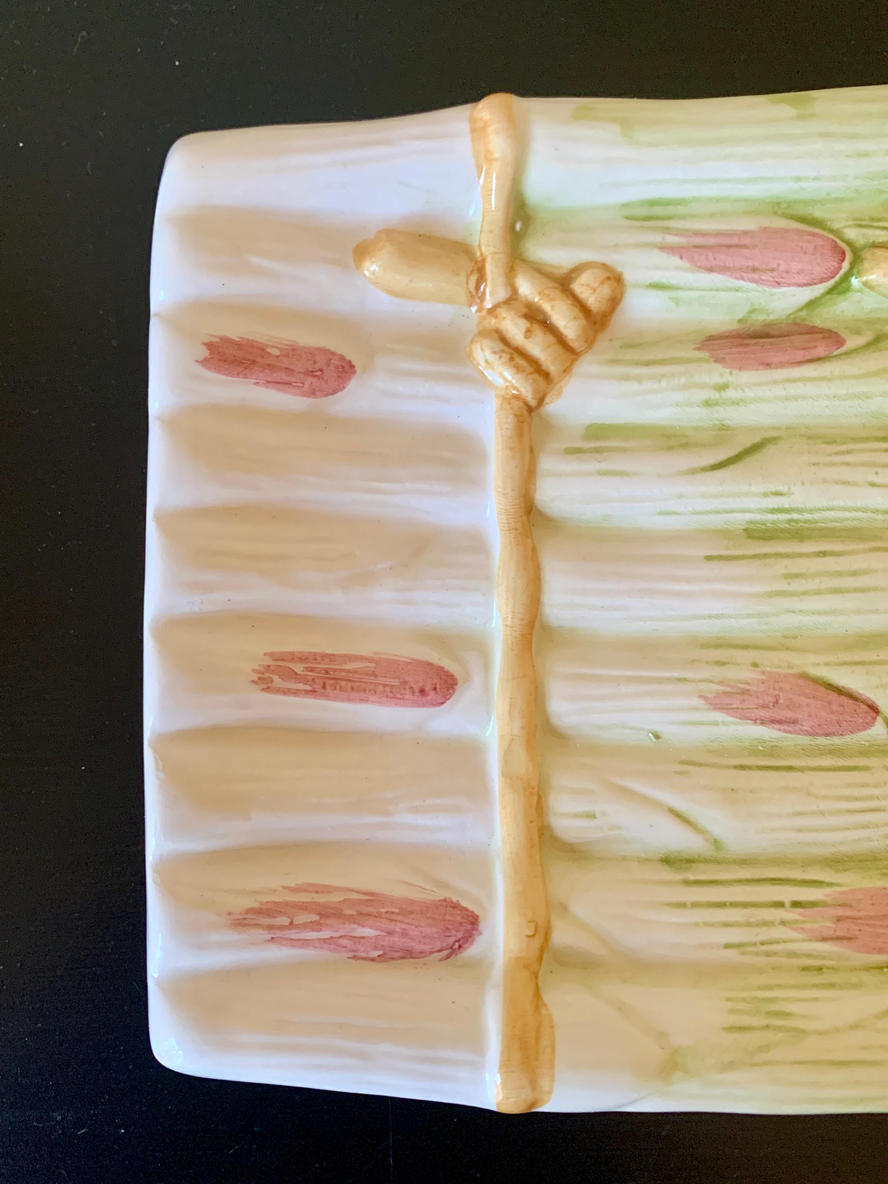 Majolica Ceramic Trompe l'Oeil Asparagus Dish In Good Condition For Sale In Elkhart, IN