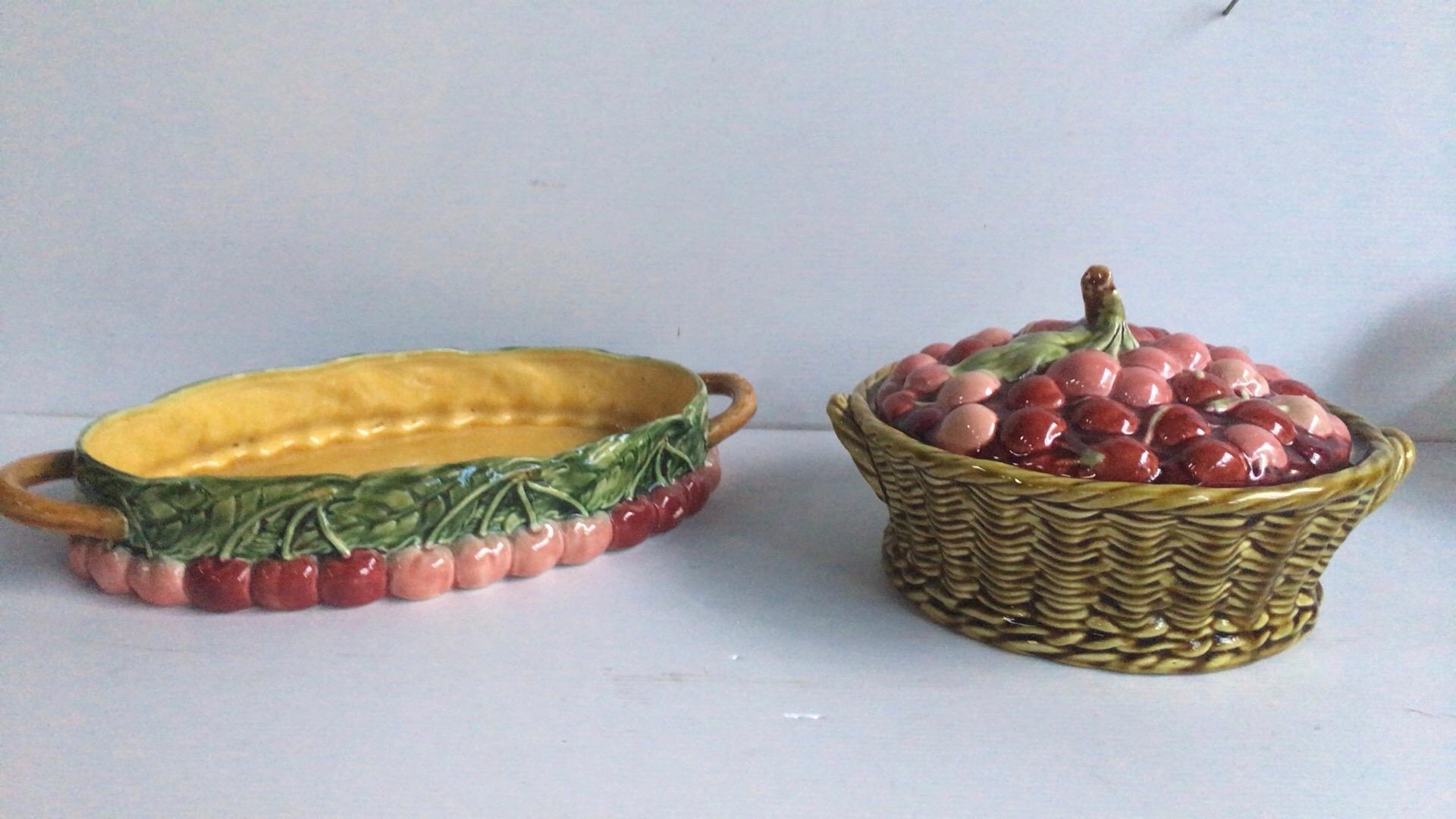 French Majolica Cherries Oval Basket Sarreguemines, circa 1920 For Sale