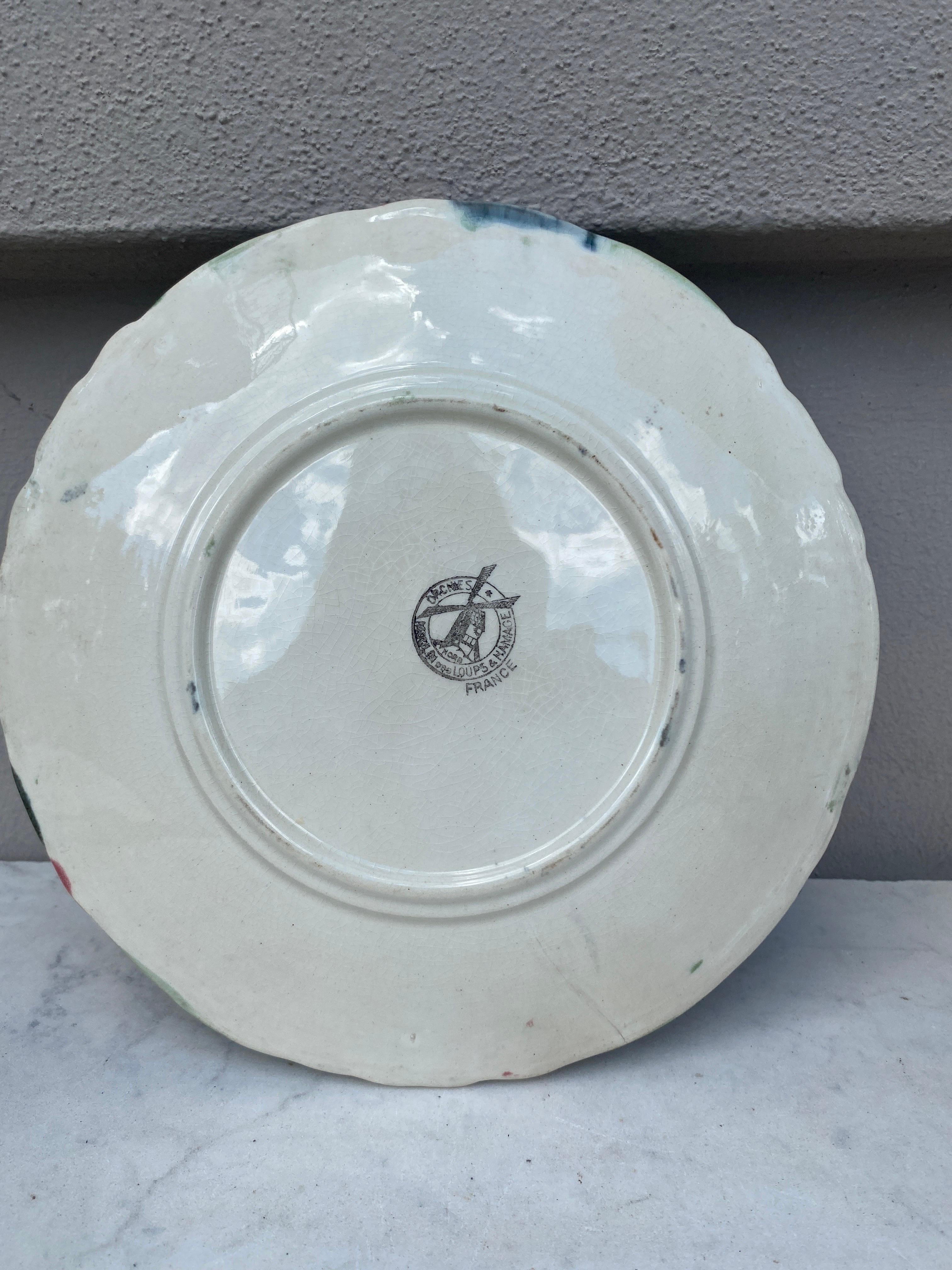 Country Assiette à cerises en majolique, Orchies, vers 1910 en vente