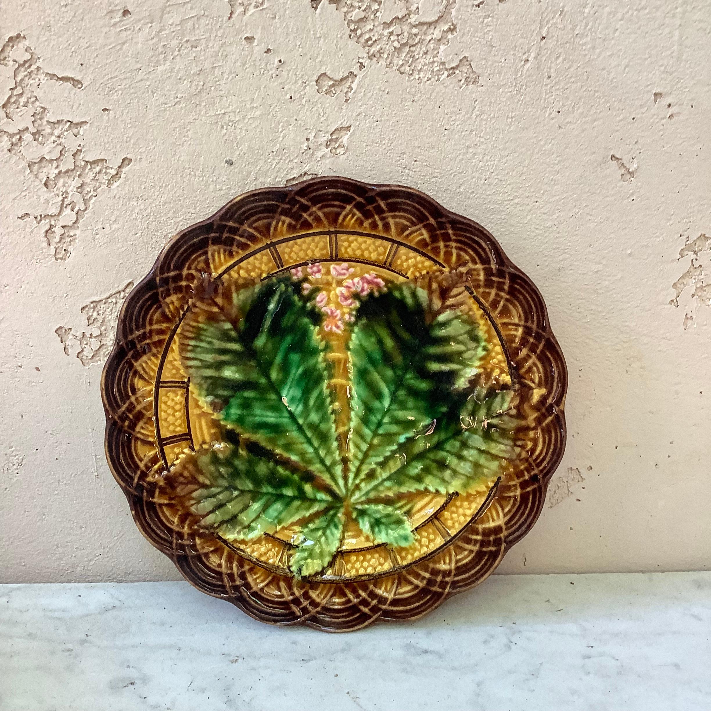 Majolica Chesnut Leaf Plate Villeroy & Boch, circa 1890 In Good Condition In Austin, TX