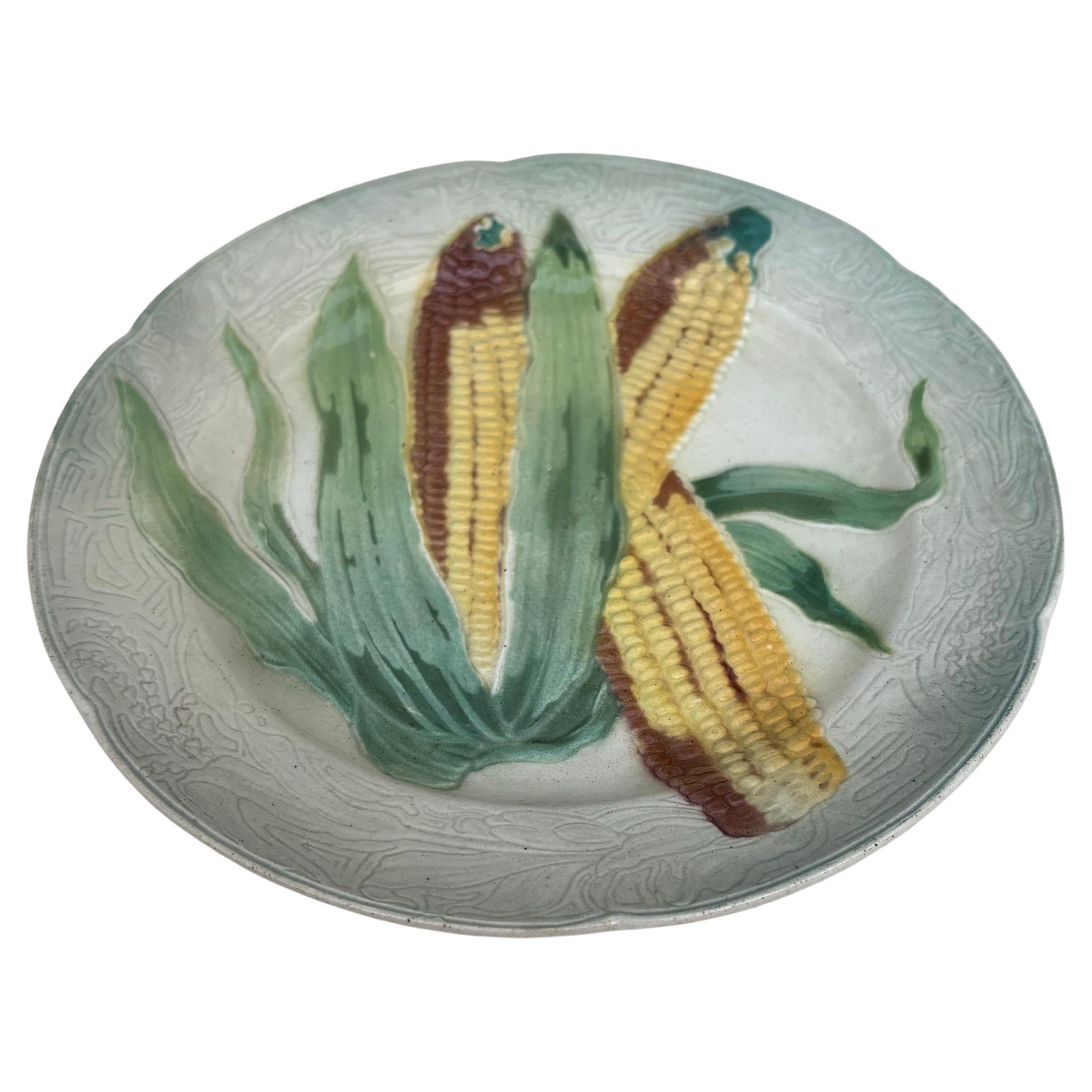 Piatto in maiolica Keller & Guerin Saint Clement.
  