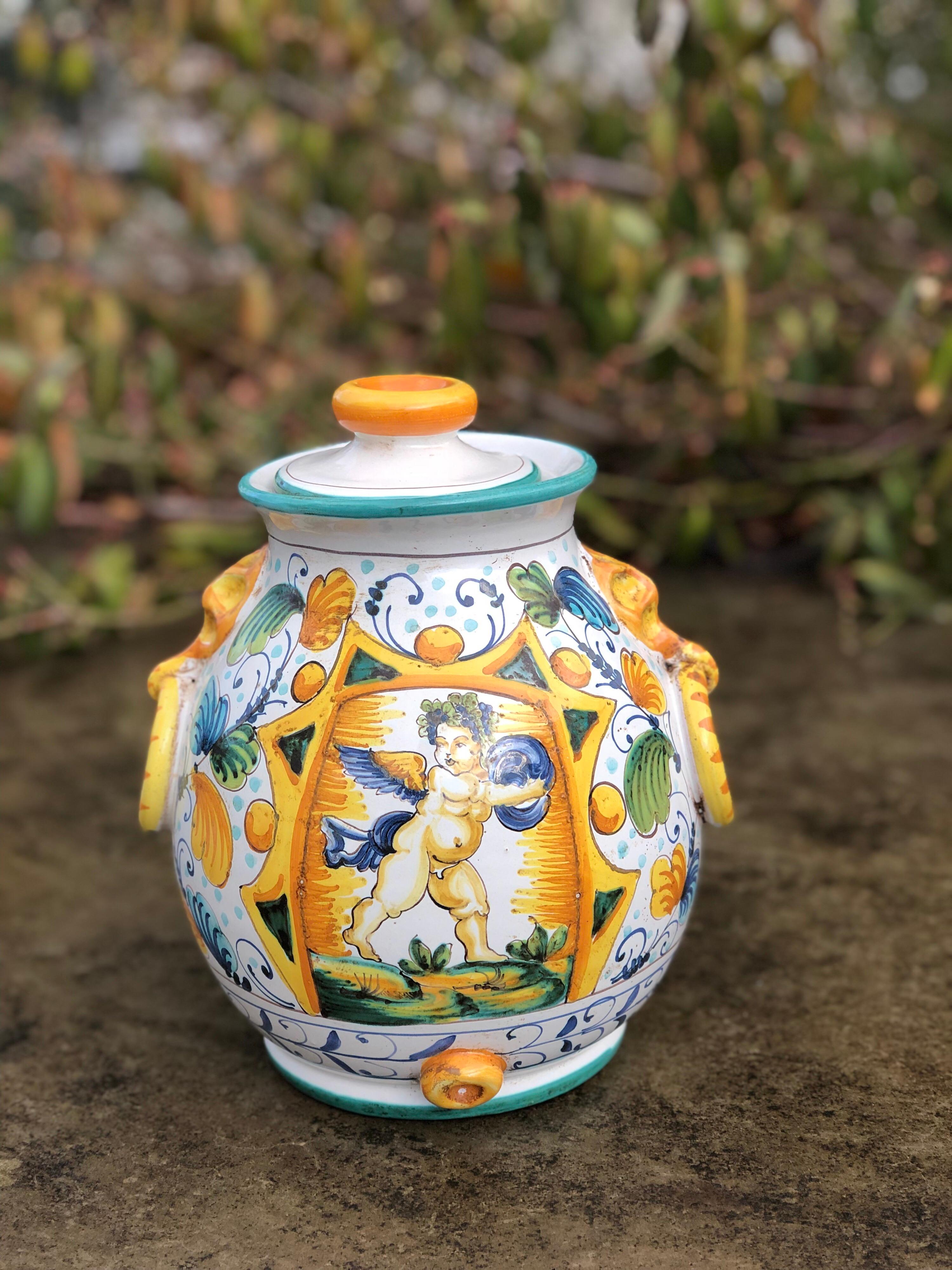 Beautiful small Italian Renaissance style hand painted ceramic item made in Italy in the 20th century.
 
