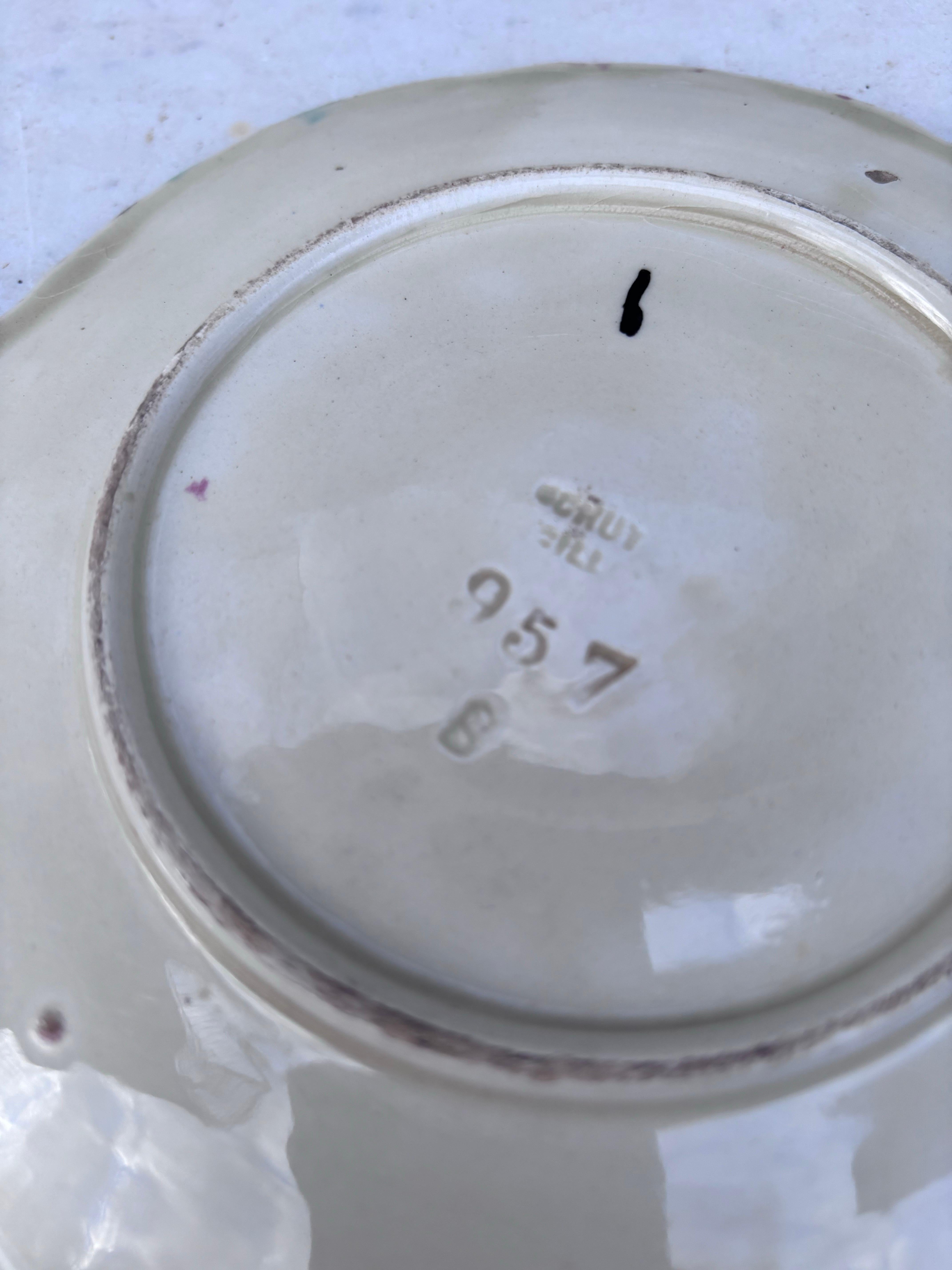 Plato de mayólica Cyclamens Schultz Cilli, circa 1900 Cerámico en venta