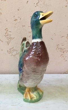 Brocca in maiolica con germano reale Keller et Guerin Saint Clement, circa 1900