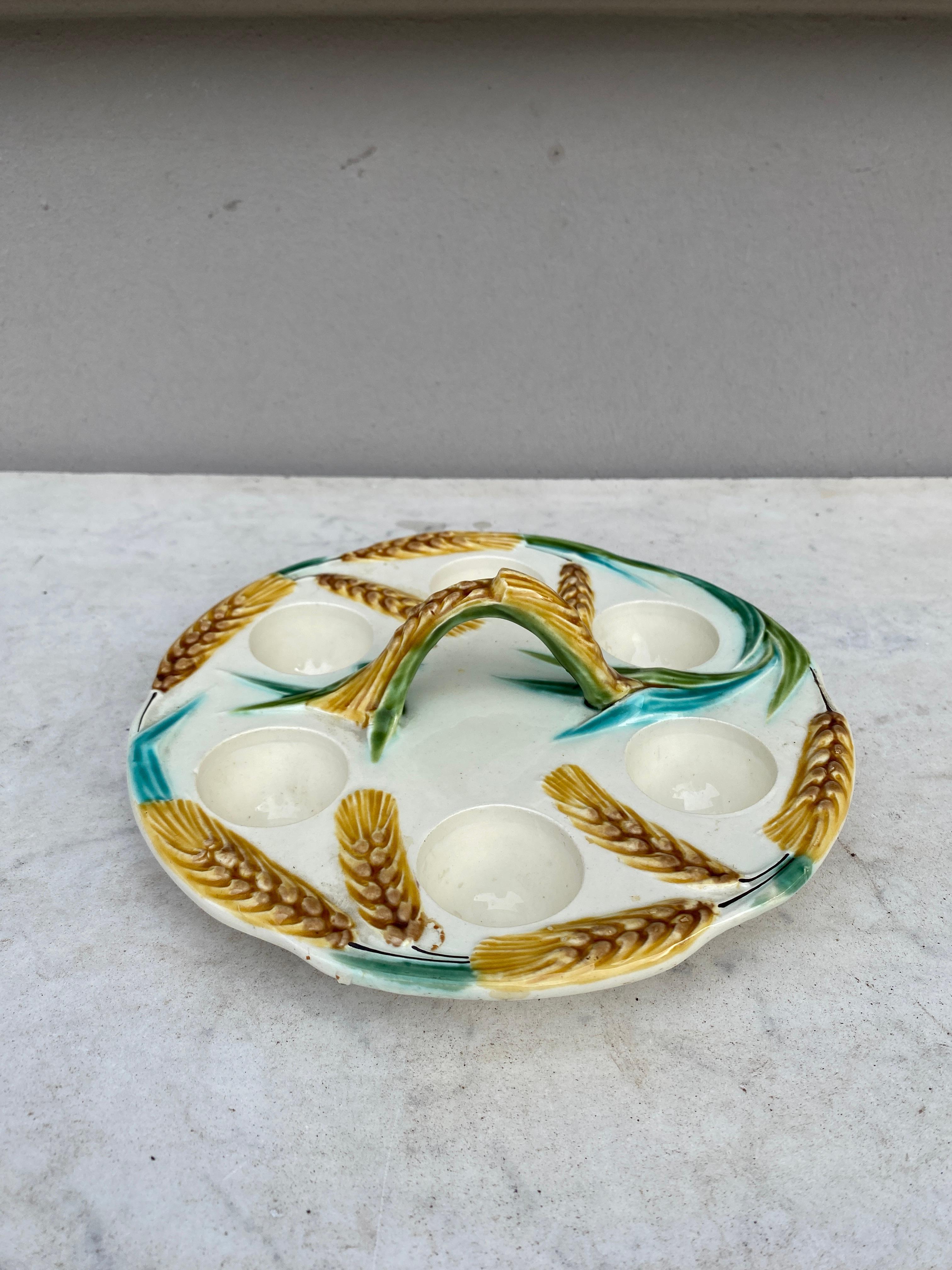 Early 20th Century Majolica Egg Handled Plate with Wheat, circa 1900 For Sale