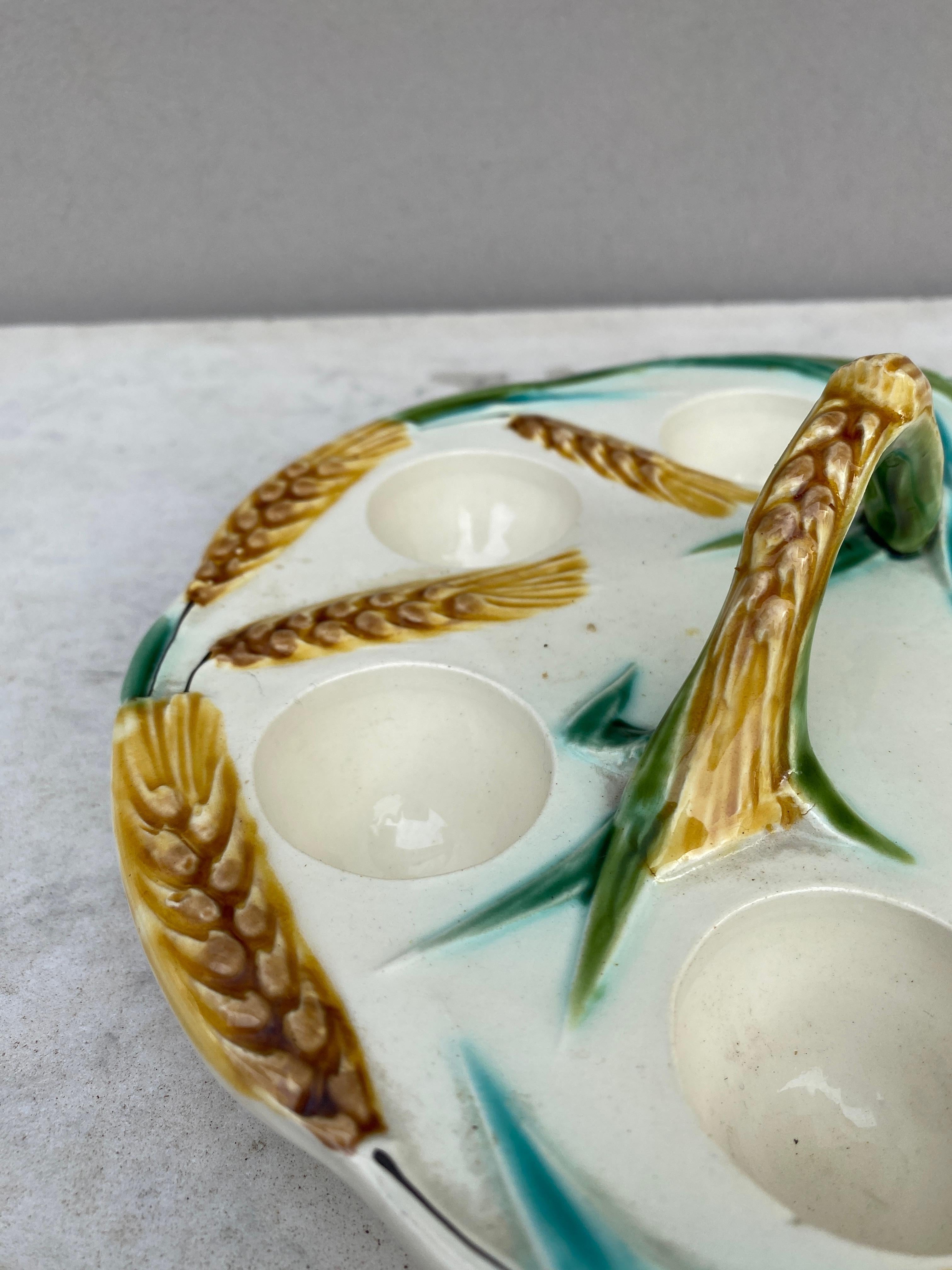 Majolica Egg Handled Plate with Wheat, circa 1900 For Sale 2