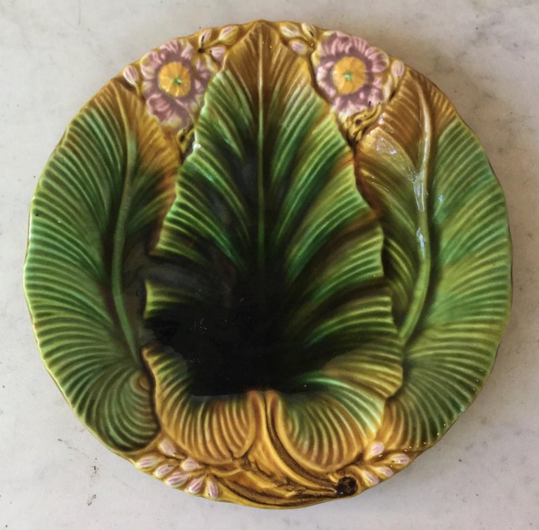 Ceramic Majolica Fern & Leaves Plate Sarreguemines Circa 1900 For Sale